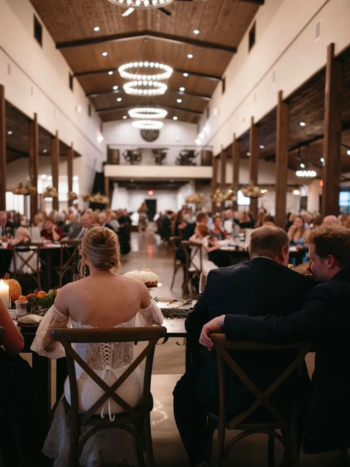 A room full of your favorite people🤍

📸: @laurenmackenziephotography