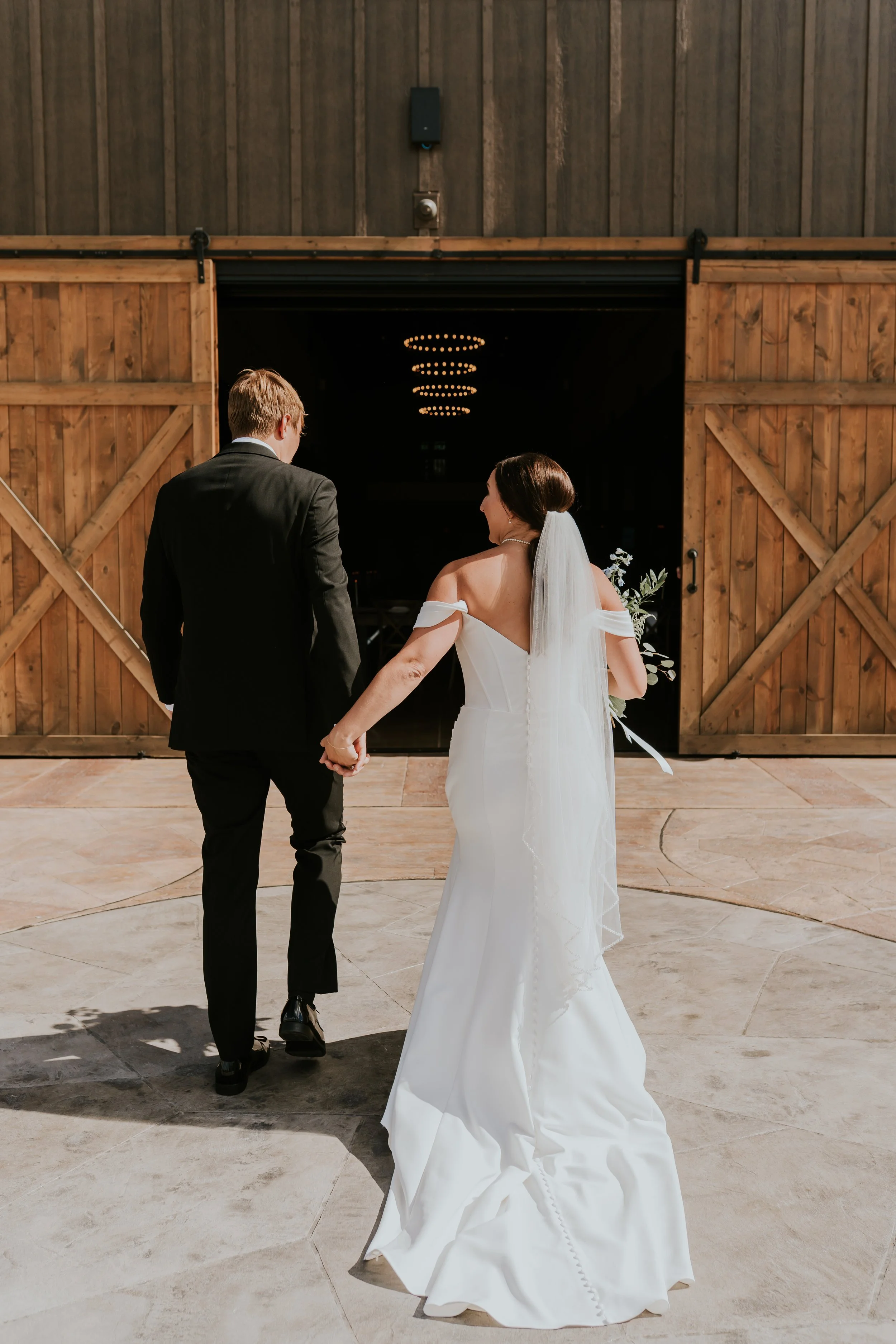 How to Plan a Stress-Free Wedding Timeline at The Barn at Sunset Acres