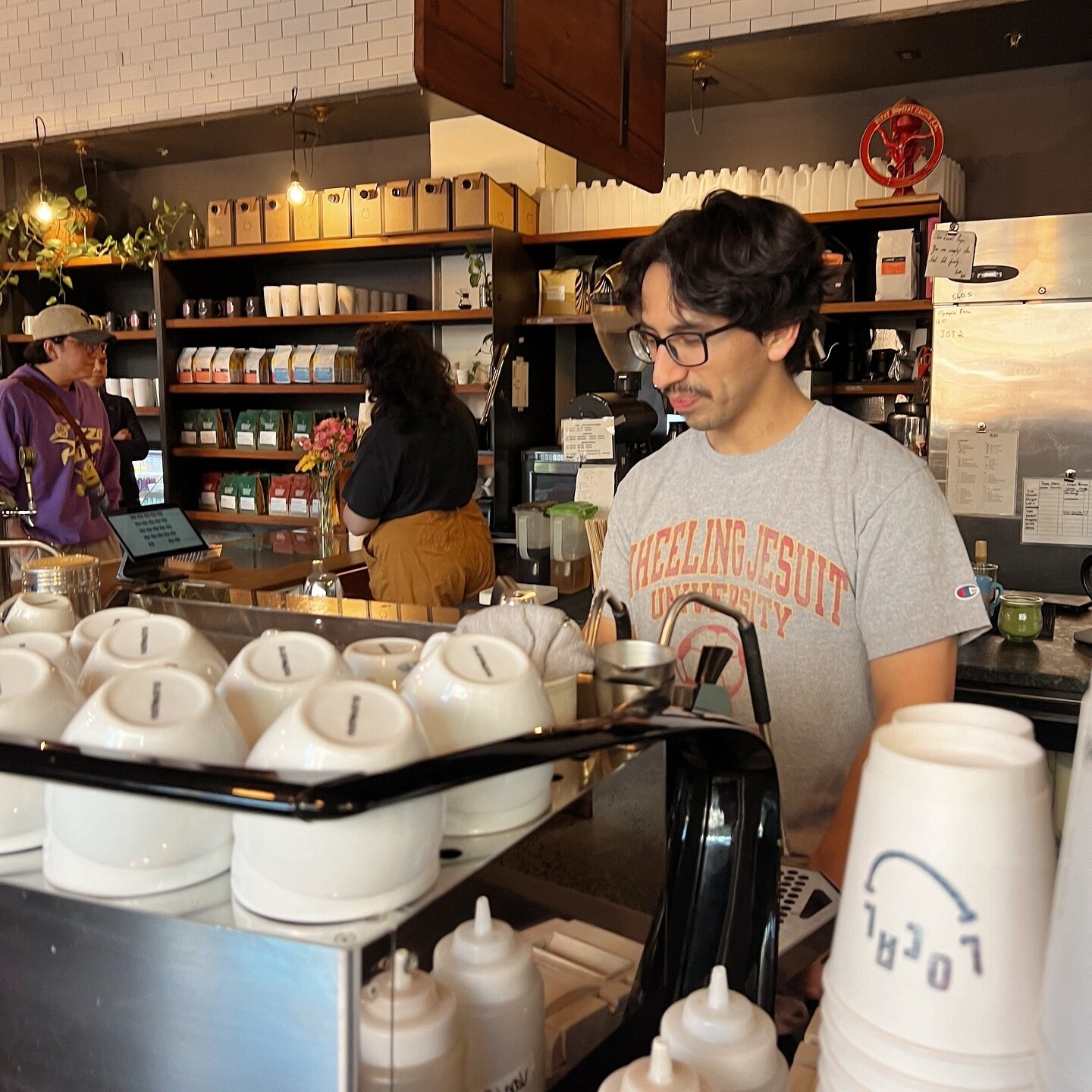 steven is slinging agricola obata from @steadystateroasting. it&rsquo;s a panama anaerobic natural with tasting notes of cotton candy, pomegranate and fresh strawberries. come see us and let him make you a cortado!!! happy tuesday, locals!