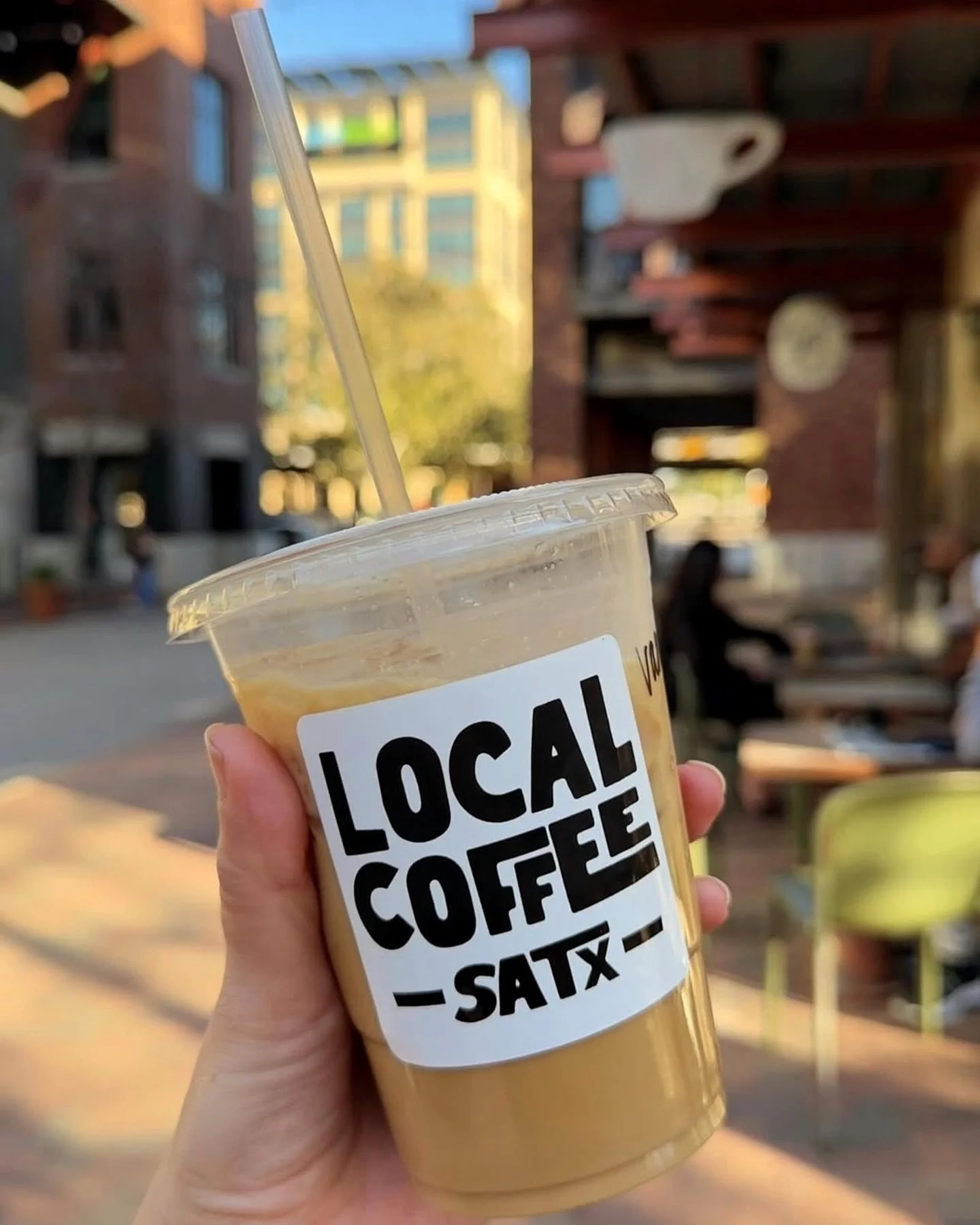 happy friday eve! last call for our seasonal peppermint and gingerbread syrups, they&rsquo;ll be out the door after next week&mdash;&mdash; 🏃&zwj;♂️ get em while ya can! 
📸 @beansippin