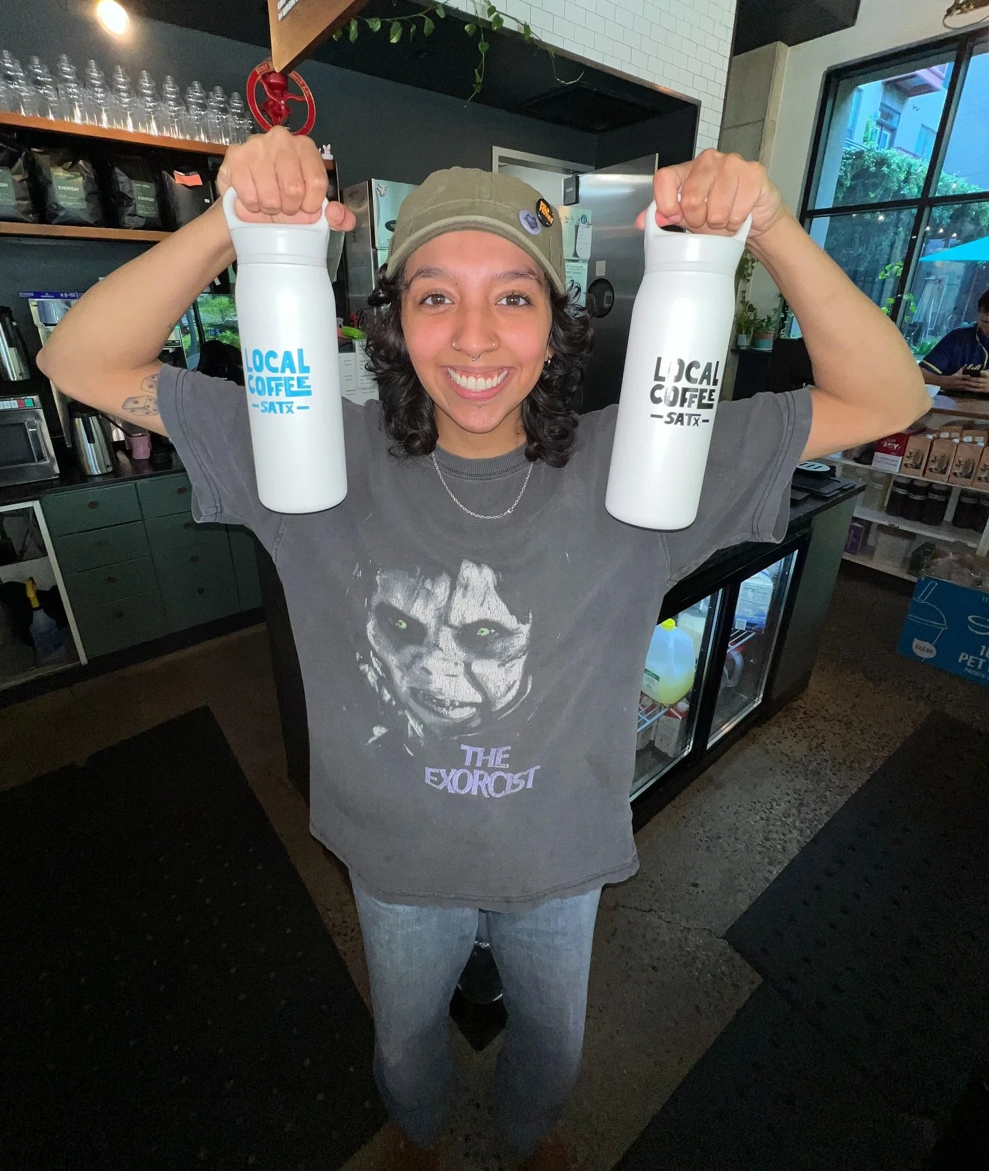looky looooky, new @created.co wander bottles are here! white with either sky blue or black logos (26oz/ $40)