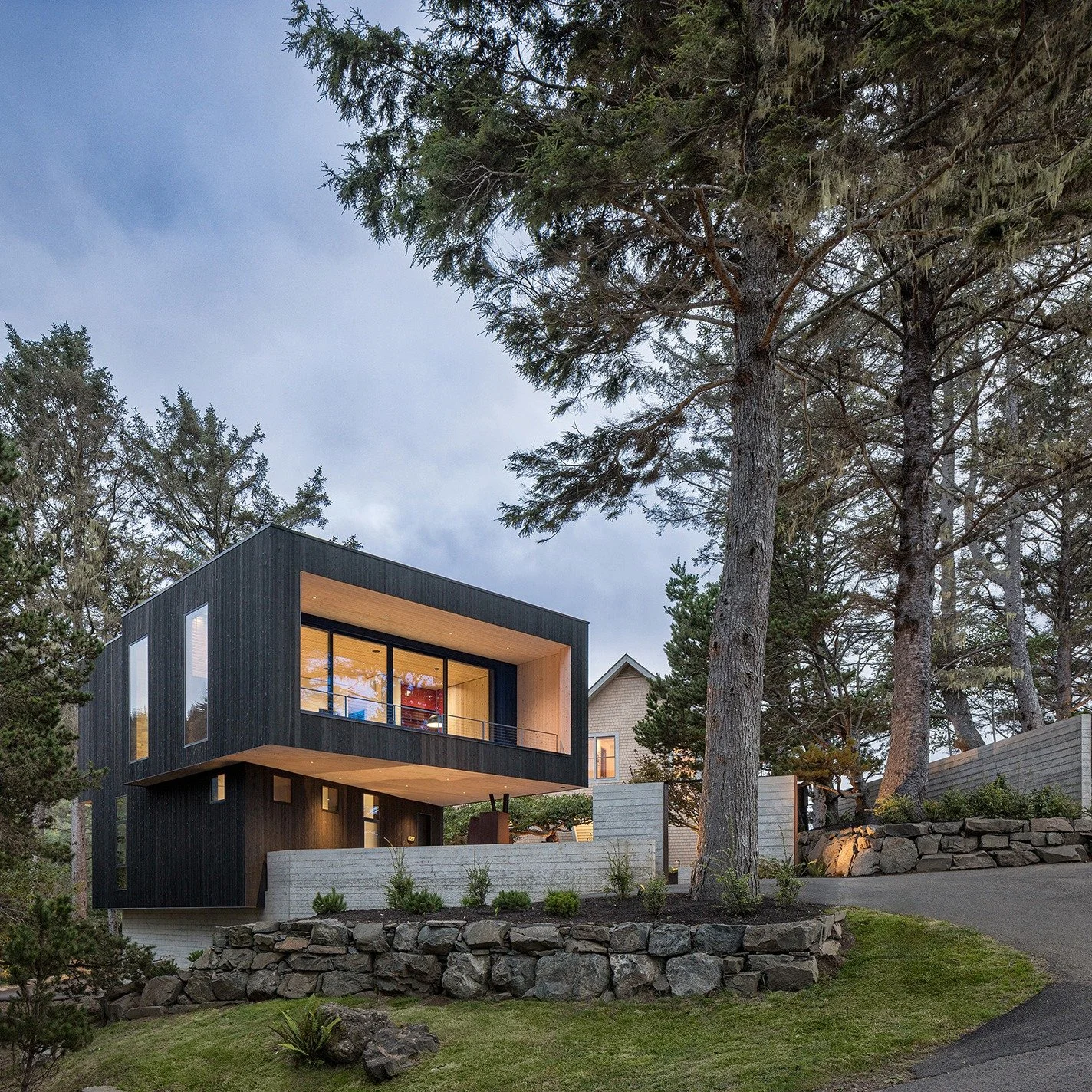 Sea Stack represents a carefully crafted place for living inspired by its memorable natural setting. Carefully placed adjacent to the existing &ldquo;Wave House&rdquo;, Sea Stack is oriented to capture stunning views of the Oregon Coast and the nearb