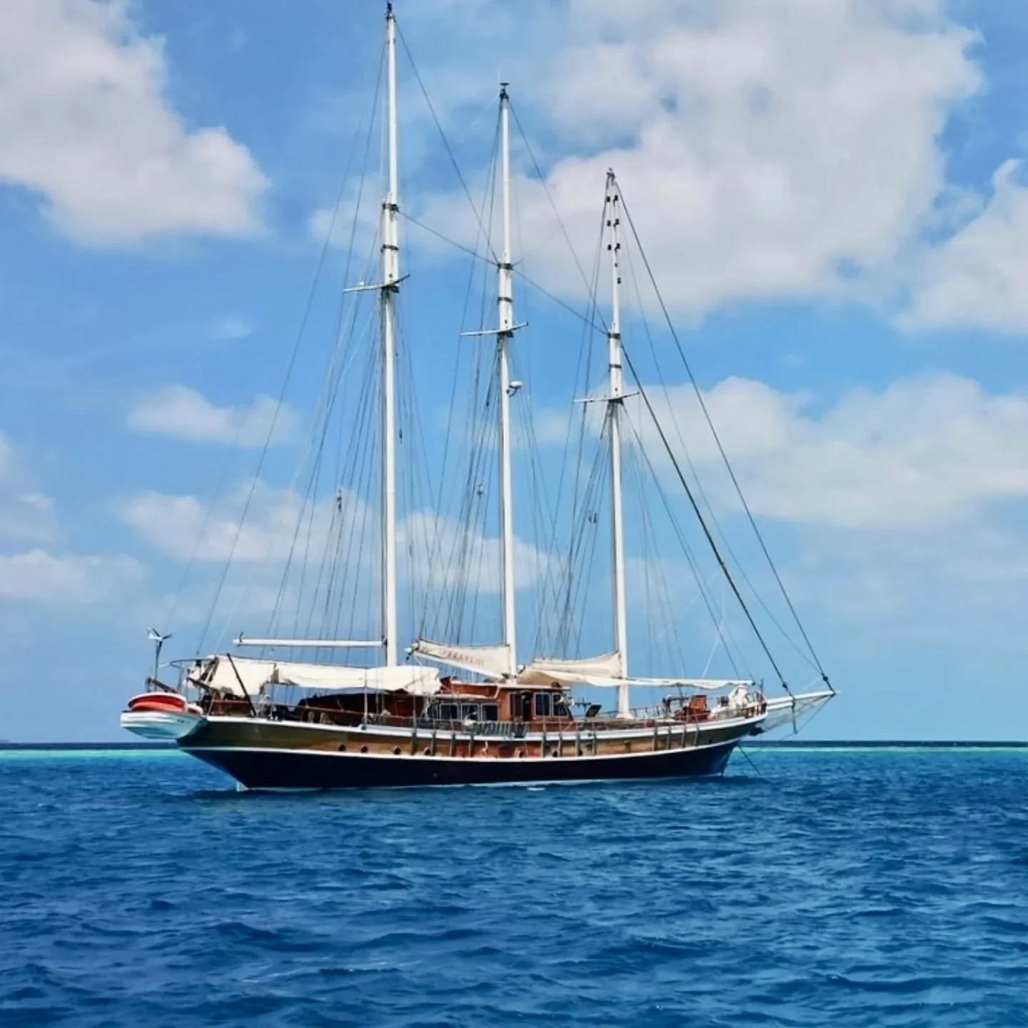 The perfect getaway to your everyday life on-board Pearl 111 ⚓

#pearl111 #liveaboard #yachtcharter #maldivestrip #cruises