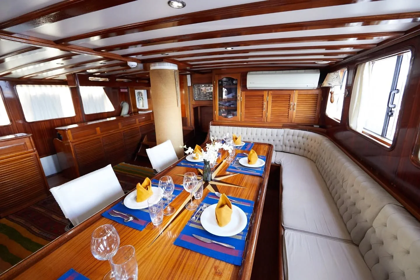 Pearl 111 is waiting for you!
Spend your next vacation on-board a wooden schooner in the middle of the Indian Ocean and feel like you traveled in time 🌊

#pearl111 #liveaboard #maldivestrip #yachtcharter #divingtrip