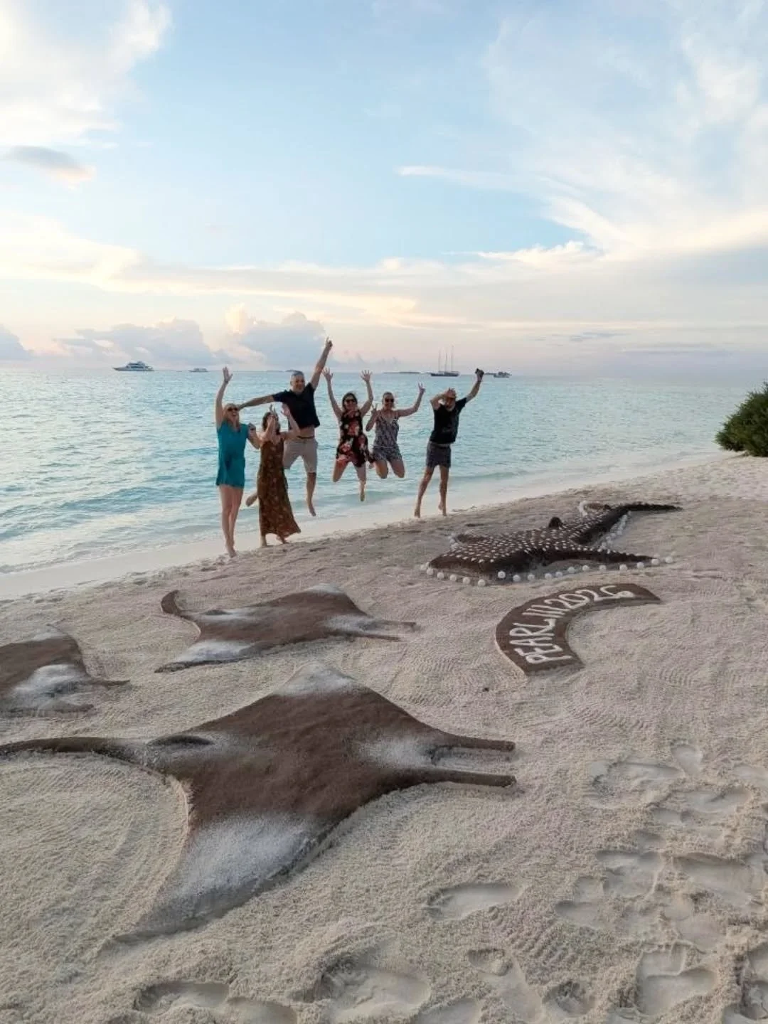 Wake up to the sound of the ocean, spend you days snorkeling vibrant reefs and end them beneath golden Maldivian sunsets. If your lucky, a pod of dolphin might join the journey.
Welcome to Pearl 111 ⚓

#pearl111 #visitmaldives #snorkelingtrip #slowtr