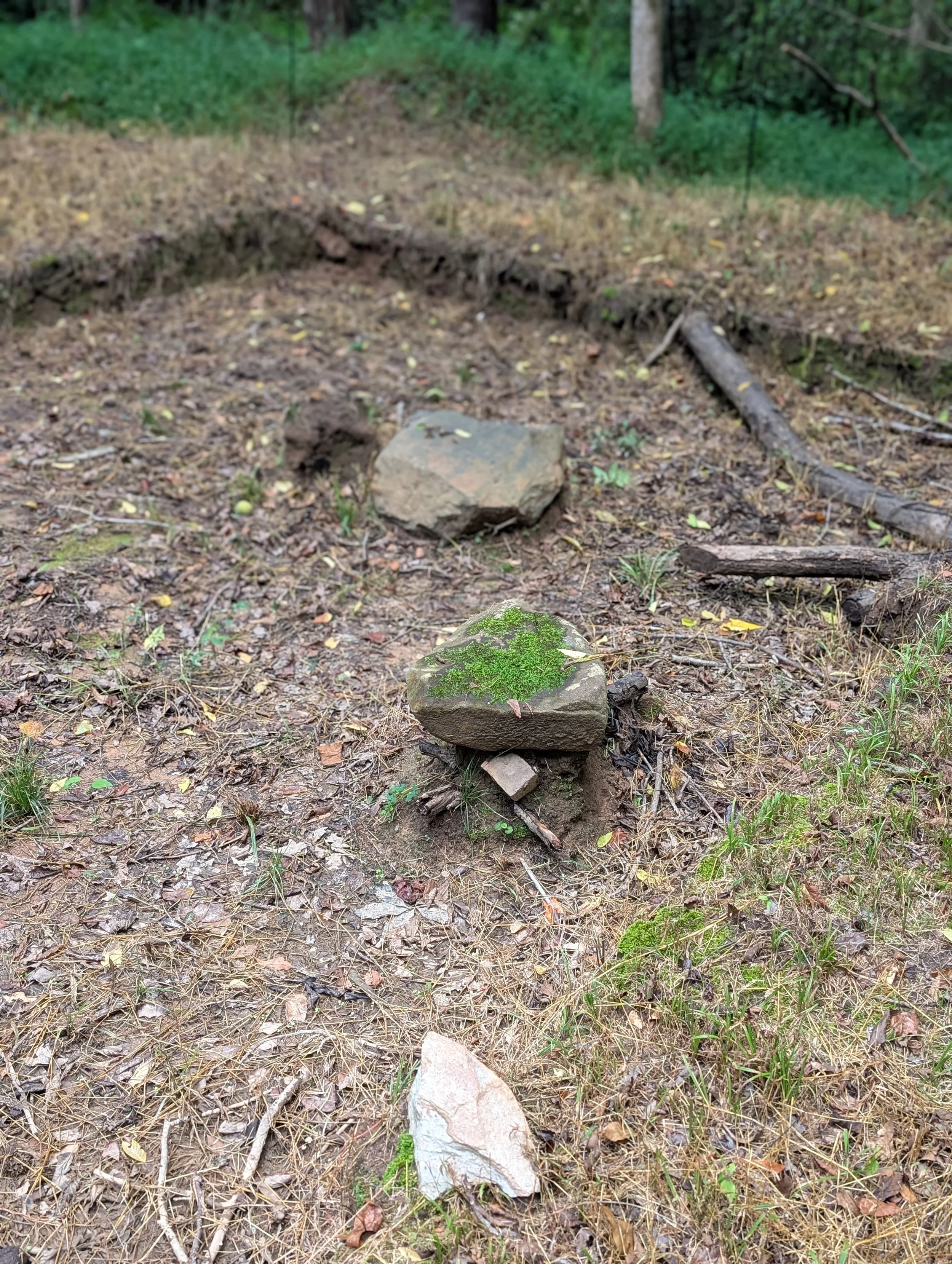 Corner foundation