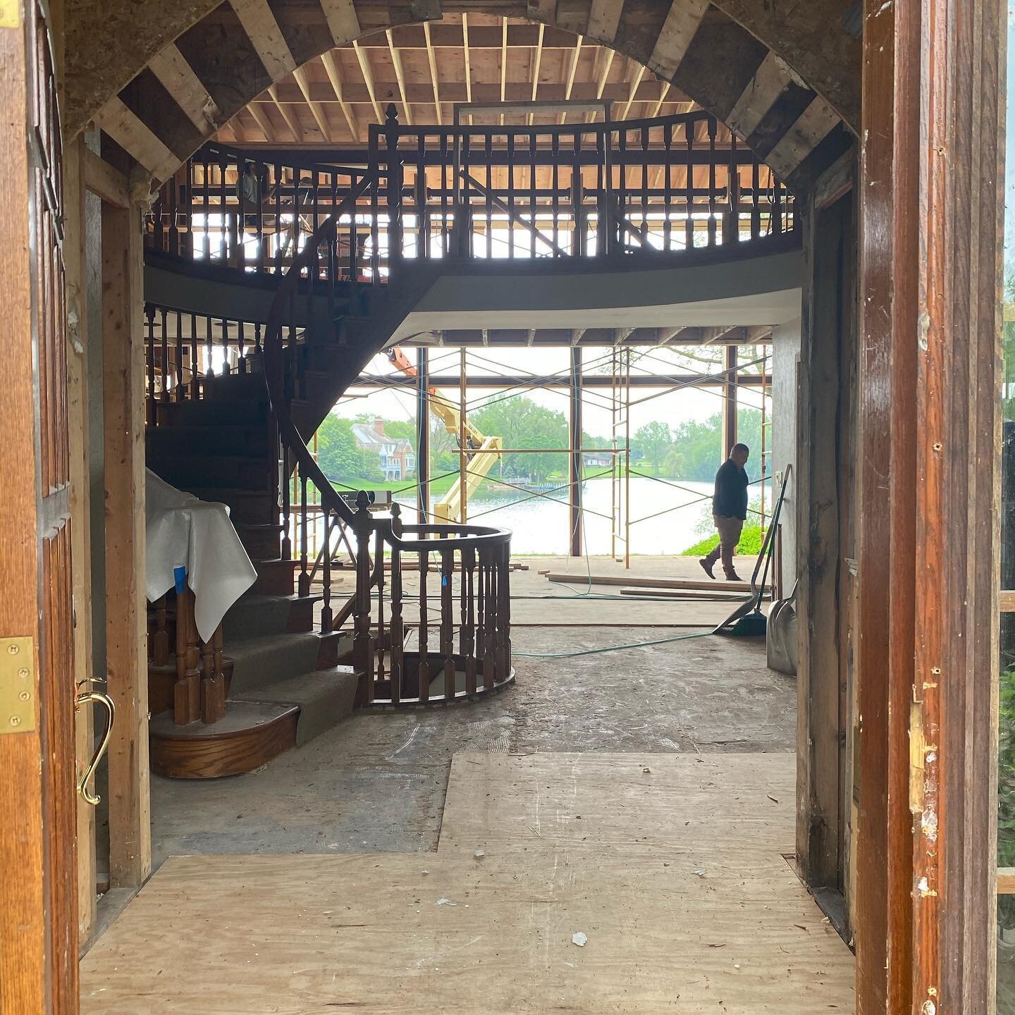 Breathing new life into a dated Tudor... the outside and inside will mingle with a 2 story glass curtain wall... #staytuned  #interiordesign #outsidein #englishtudor #rehabilitation #beauty #lovelovelove💕 #framing #underconstruction #cantwait #thisi