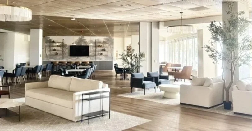 Resudential Lounge bright and airy