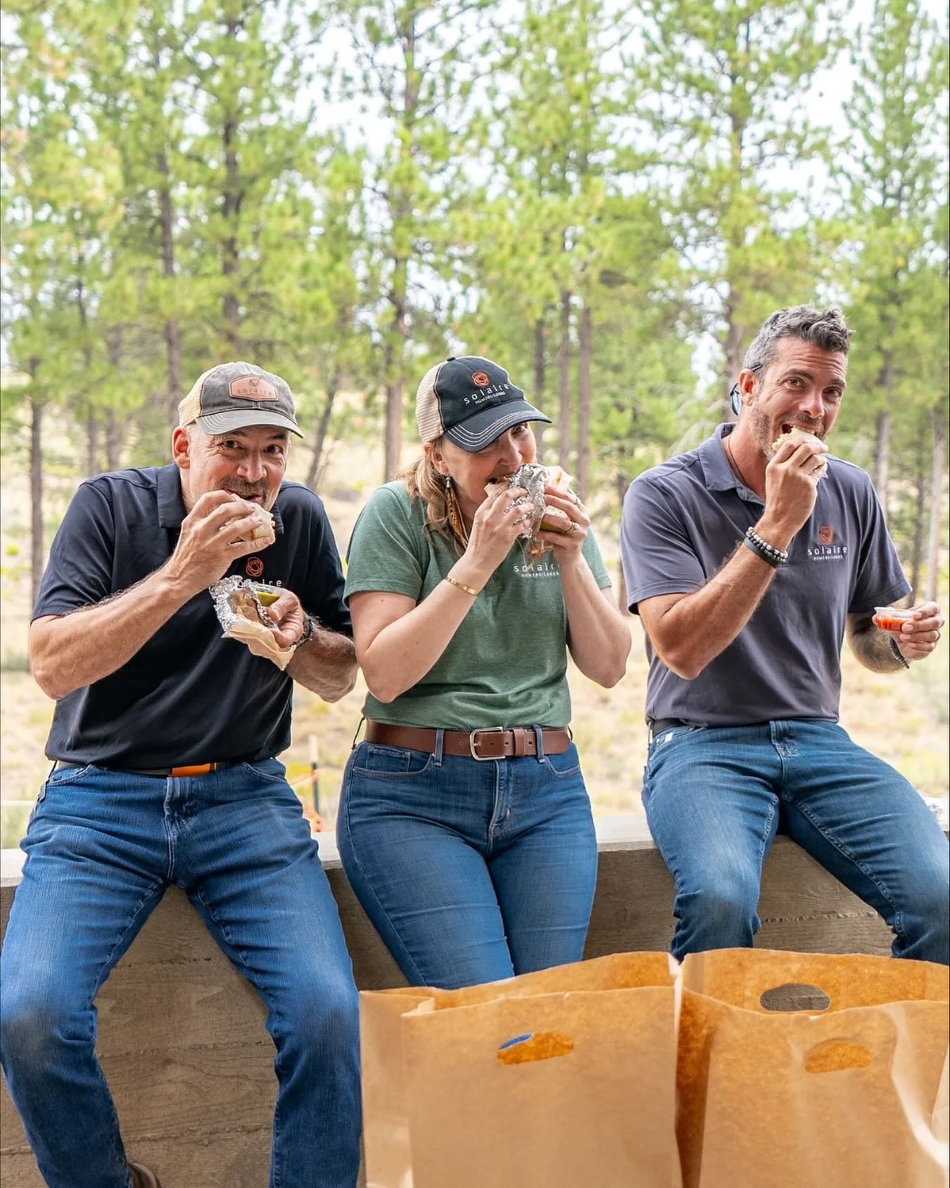 Team bonding… over a shared love of breakfast burritos! 🌯 Treat your fantastic team to breakfast delivered by us!