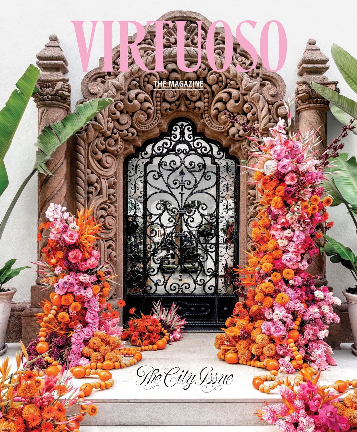 Amo que las flores puedan decir tantas cosas y uno de los m&aacute;s bellos motivos es que pueden expresar LUGAR.
Es el color, la textura, la sensaci&oacute;n de abundancia, el gozo que roza la decadencia. Es hacer brotar de la cantera una cornucopia