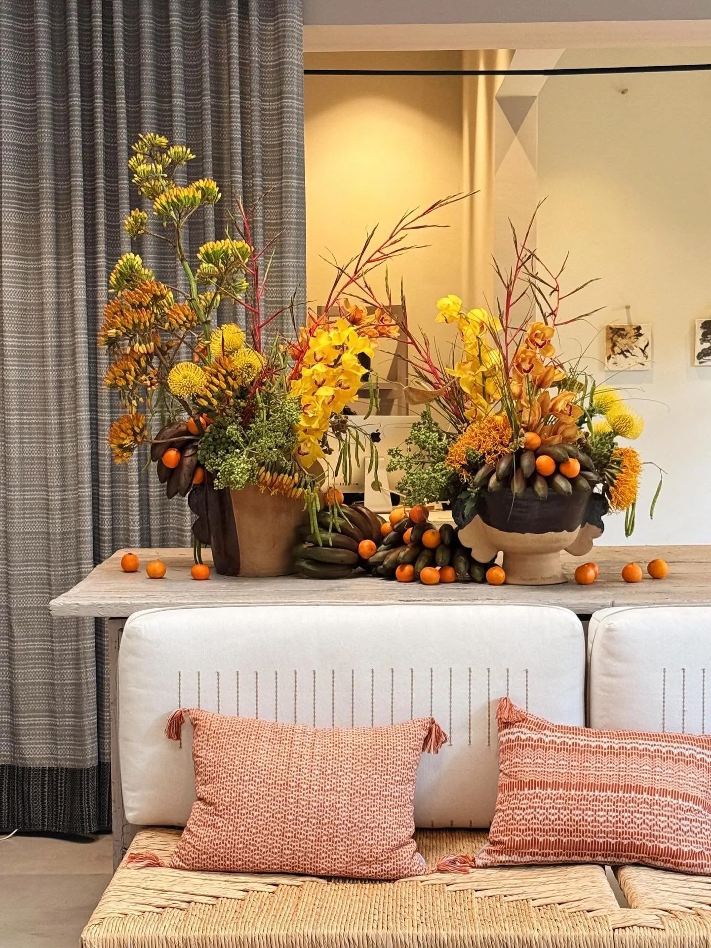 Bodeg&oacute;n para @onoracasa en piezas de cer&aacute;mica de @pajaroamarillo_ exposici&oacute;n de hermosa obra de @adriana________monterrubio 

&ldquo;Gustad, que suave es,
gustad, que es blando,
que en dulce alimento
se va entregando.&rdquo;