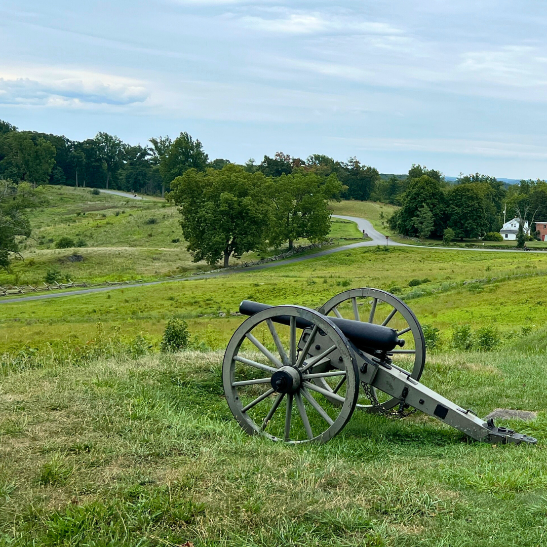 cannon overlooking rolling hills at Gettsyburg