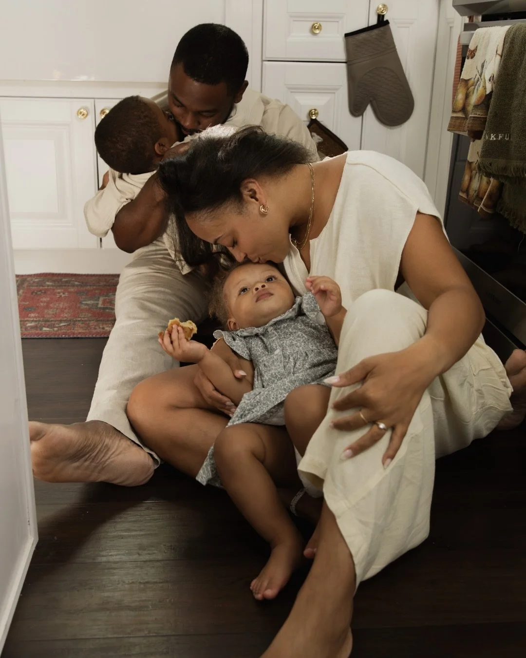 kids lead the way 👣 when they run into the kitchen, we follow 🧇 

#familyphotography #blufftonphotographer #hiltonheadphotographer #lowcountryphotographer #toddlers