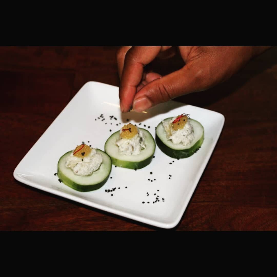 Cucumber, with smoked fish, topped with caviar, and finished with black lava salt 

#personalchef #hautecuisines #finedining #foodies #foodieaofinstagram #foodgasm #westpalmbeach #westpalmfood #southflorida #southfloridafood #lakeworthbeach #floridac