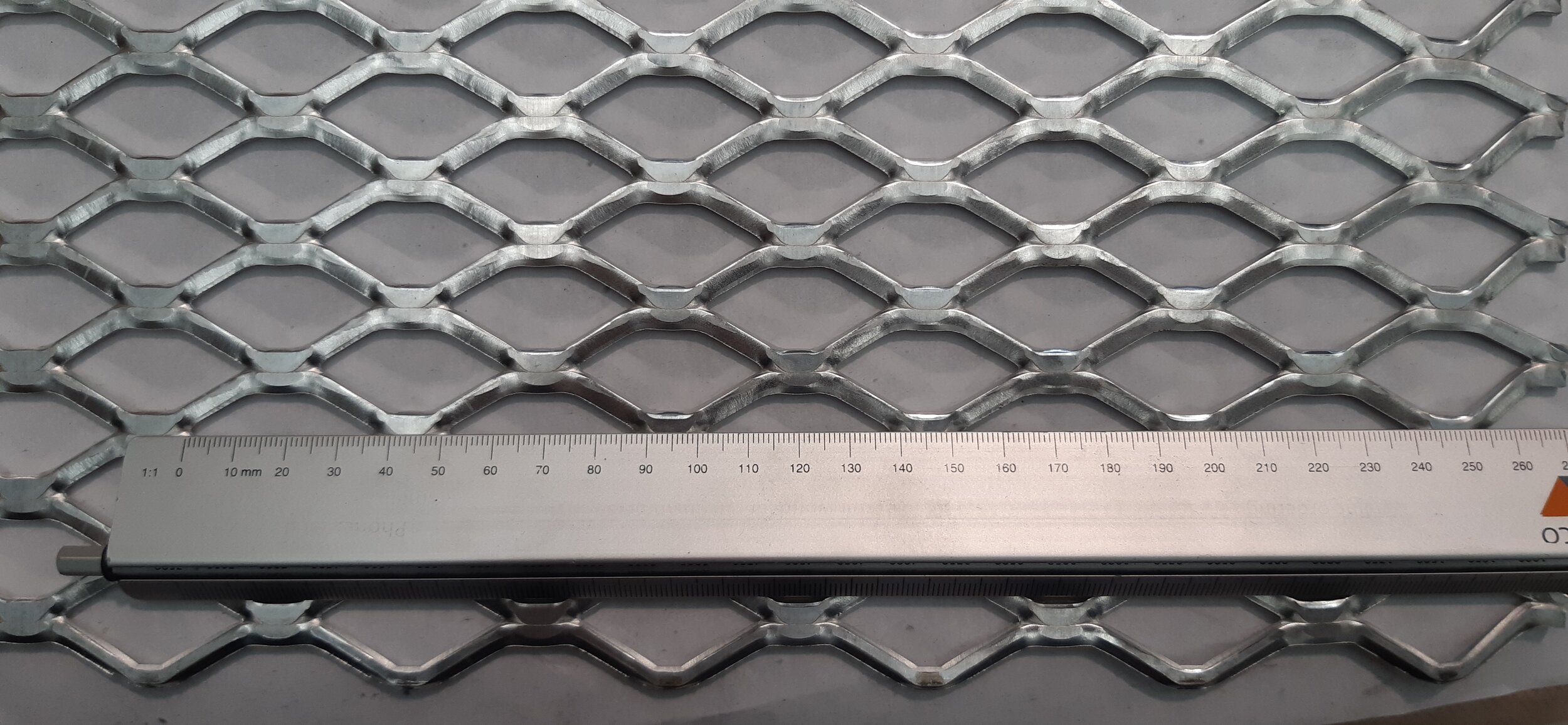G50243043F.jpg