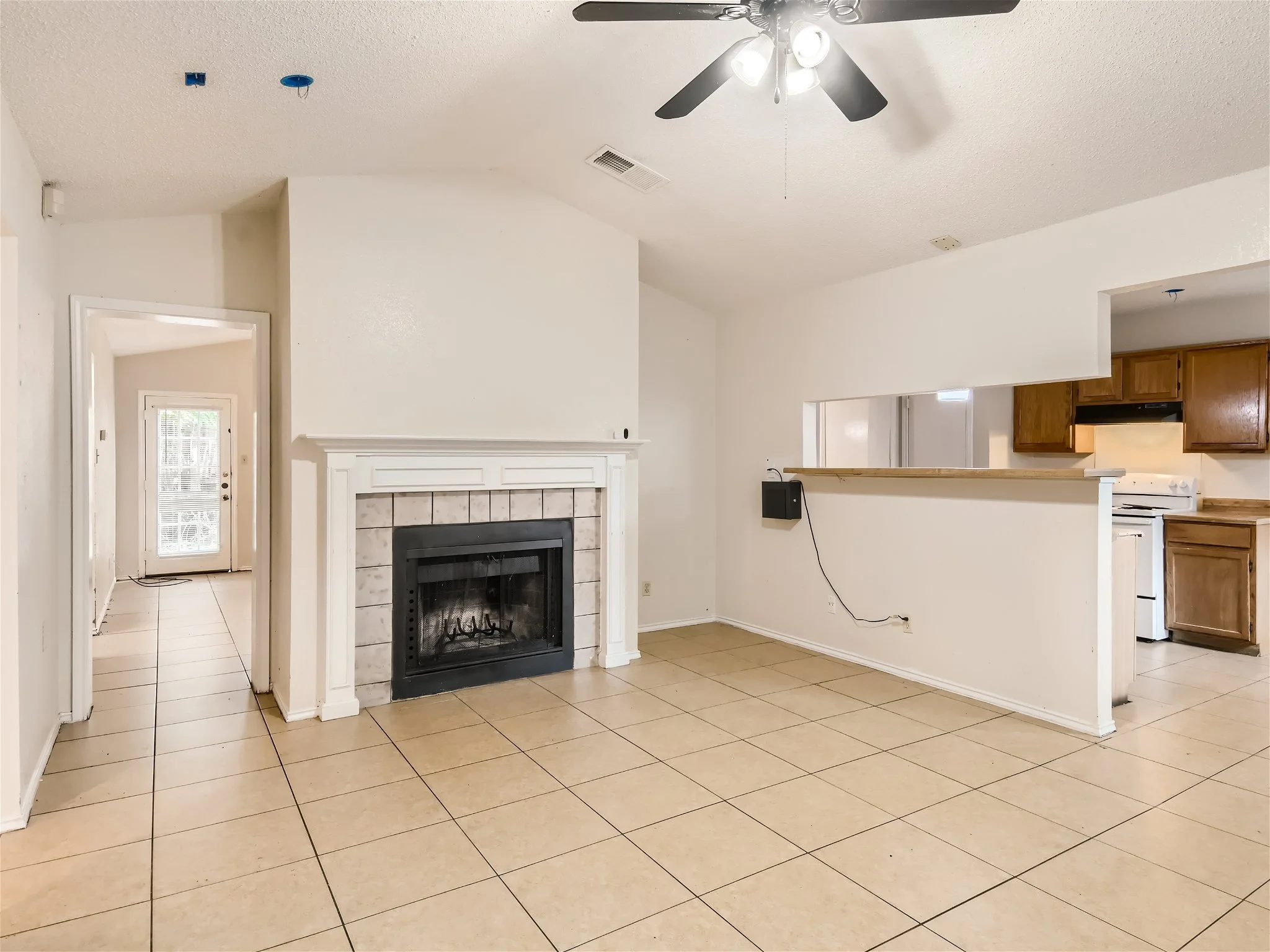 9110 Japonica Ct - MLS Sized - 008 - 13 Living Room.jpg