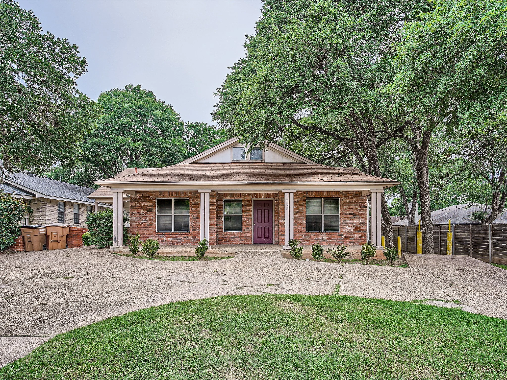 5908 West Gate Blvd - MLS Sized - 001 - 02 Exterior Front.jpg