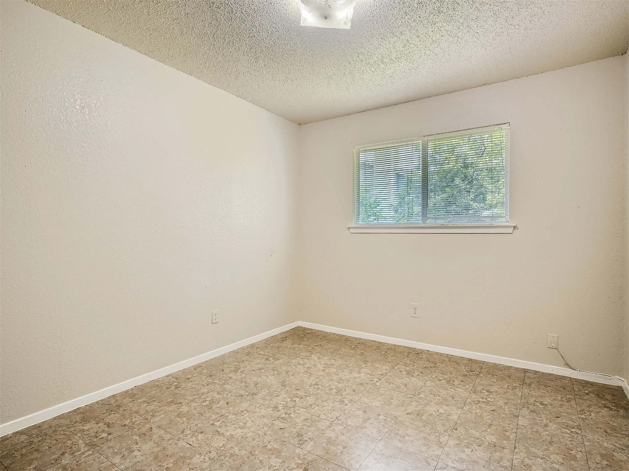 2214 Lear Ln - MLS Sized - 017 - 18 Bedroom.jpg