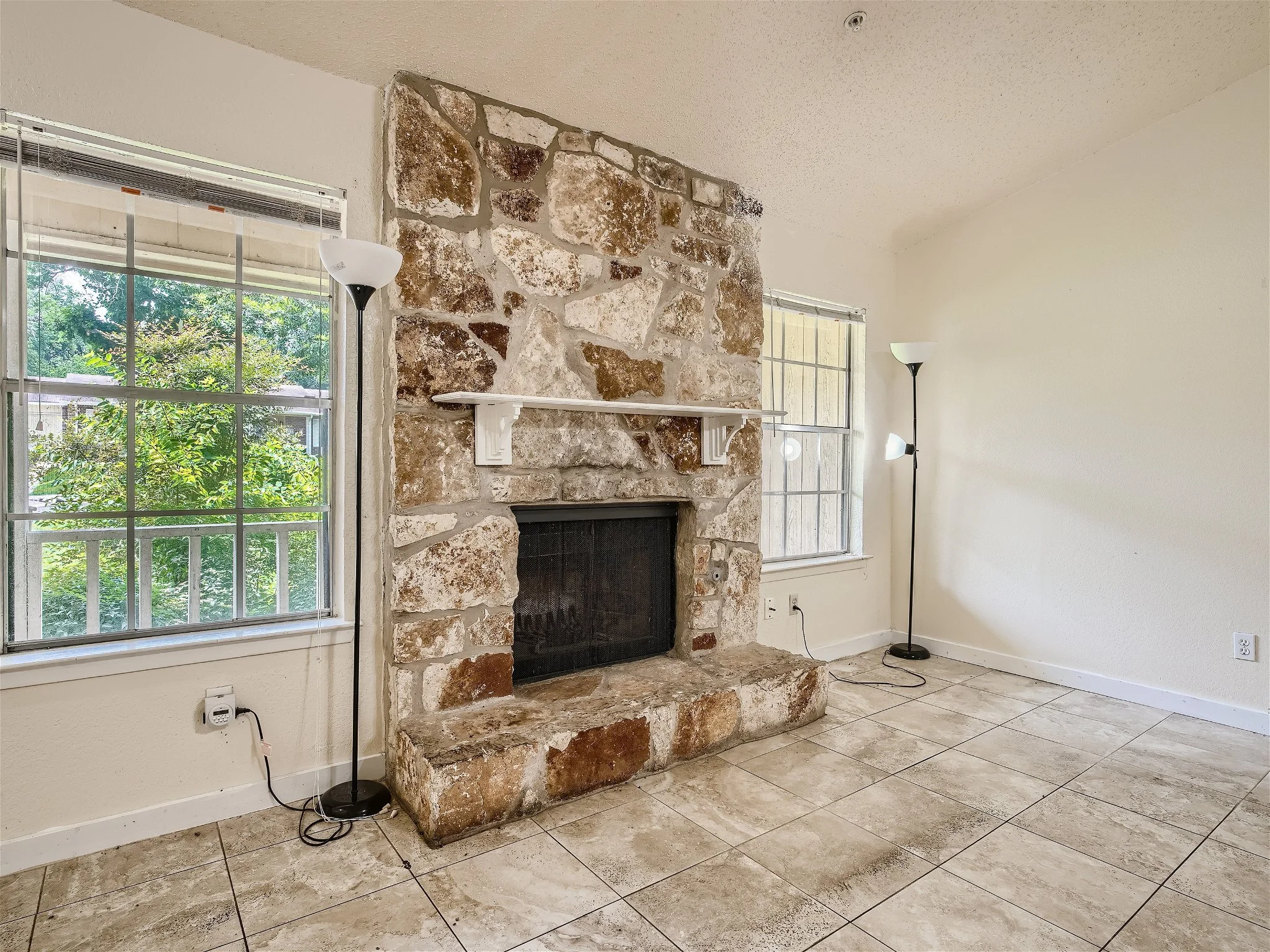 2214 Lear Ln - MLS Sized - 023 - 24 Fireplace Detail.jpg