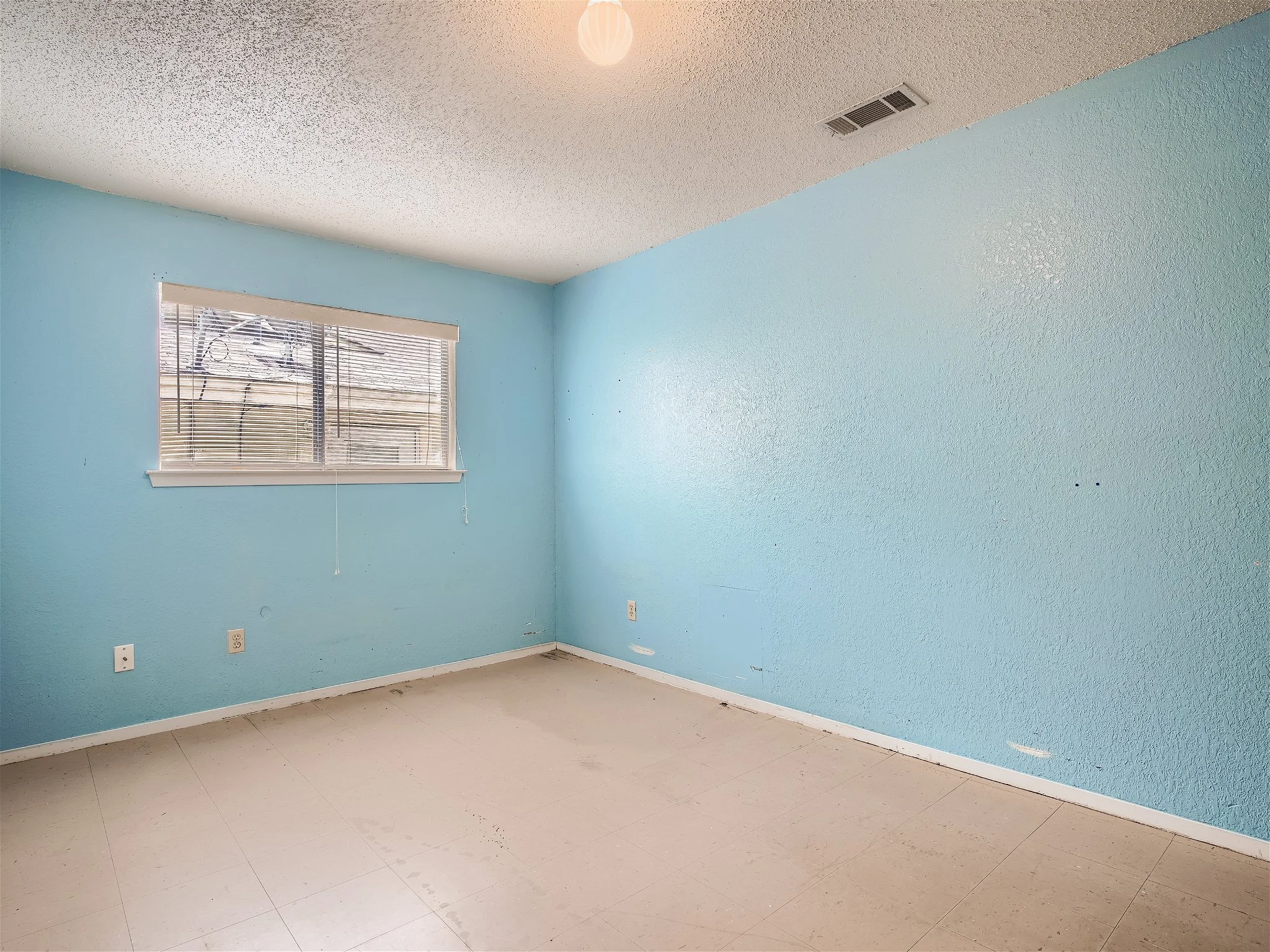 2214 Lear Ln - MLS Sized - 019 - 20 Bedroom.jpg
