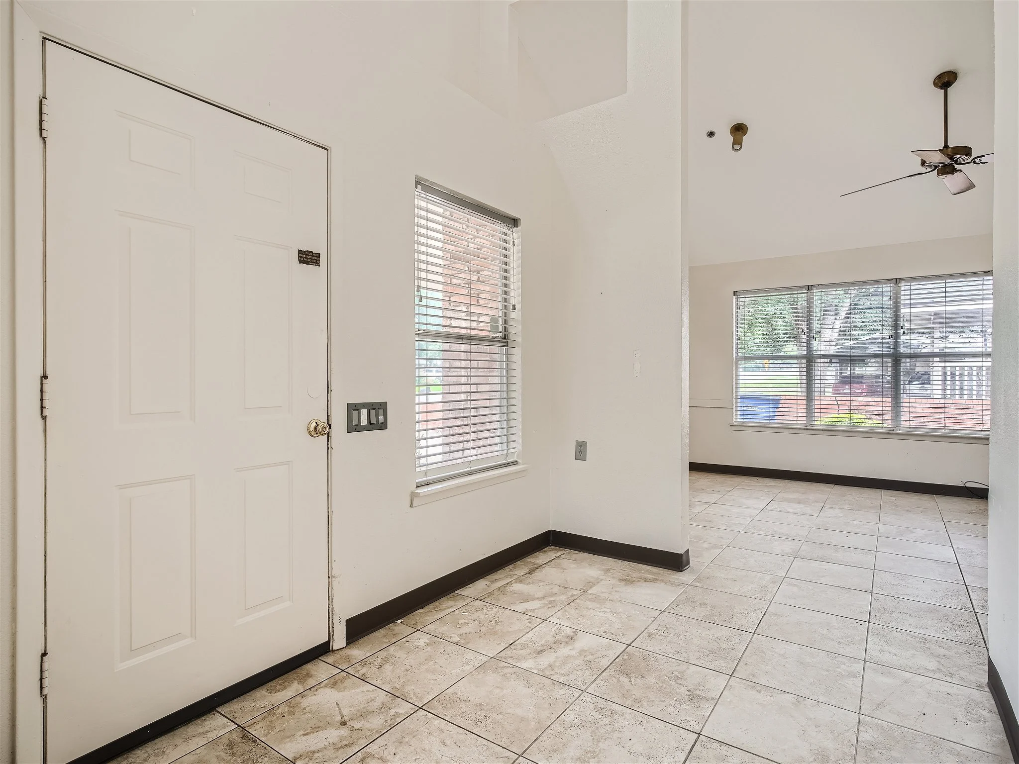 5908 West Gate Blvd - MLS Sized - 003 - 05 Foyer.jpg