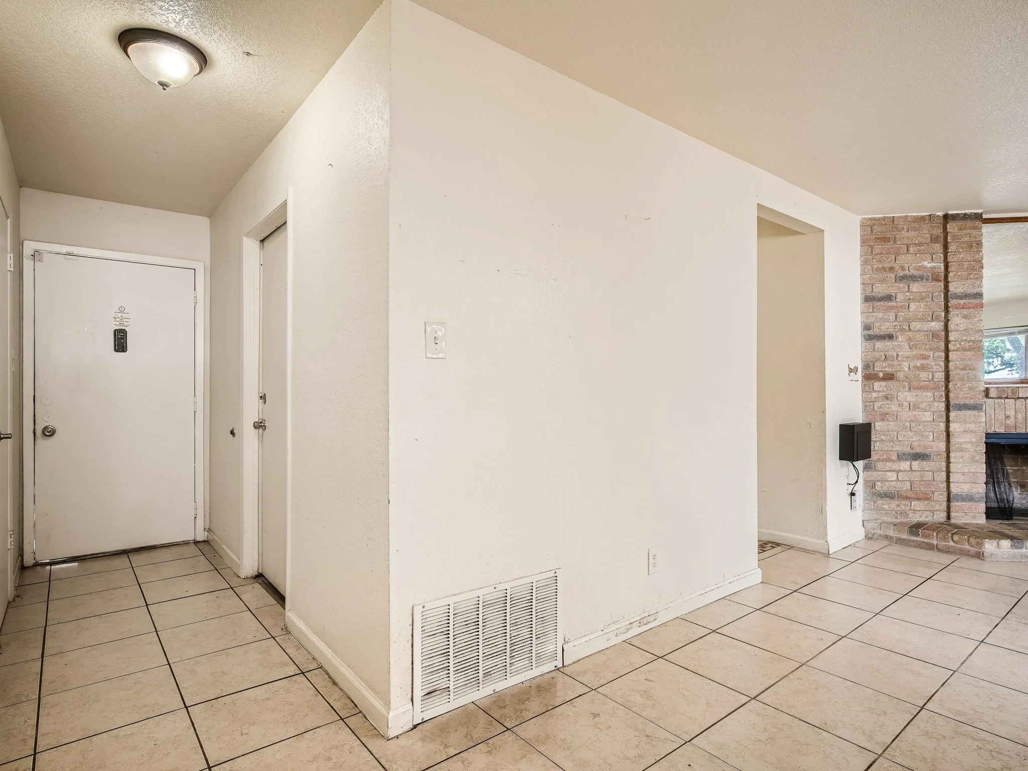 05 Foyer.jpg