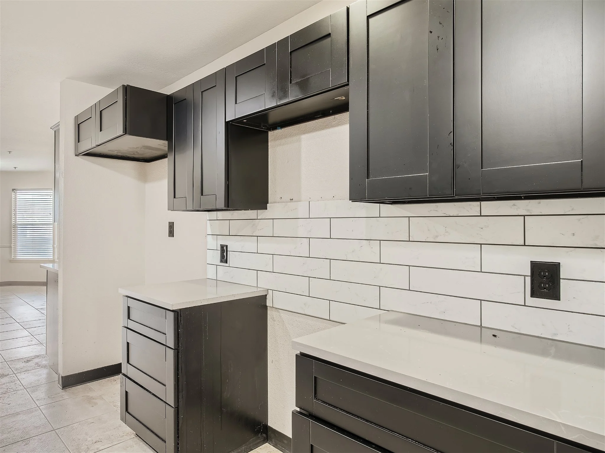 5908 West Gate Blvd - MLS Sized - 010 - 12 Kitchen.jpg