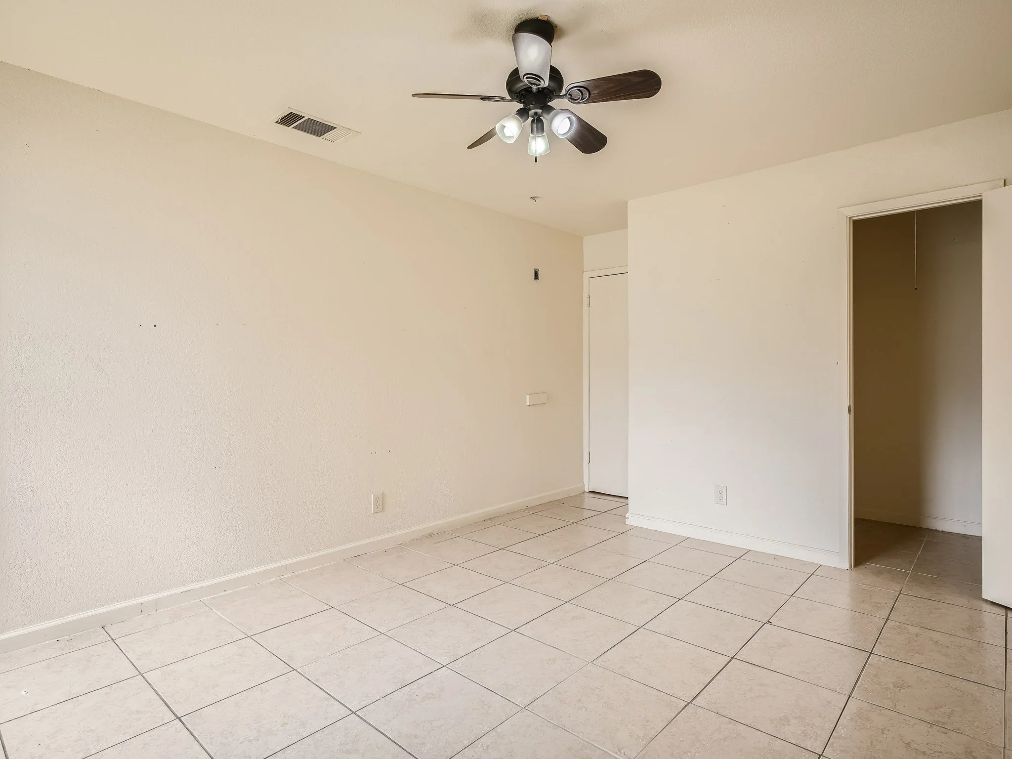 15 Primary Bedroom.jpg
