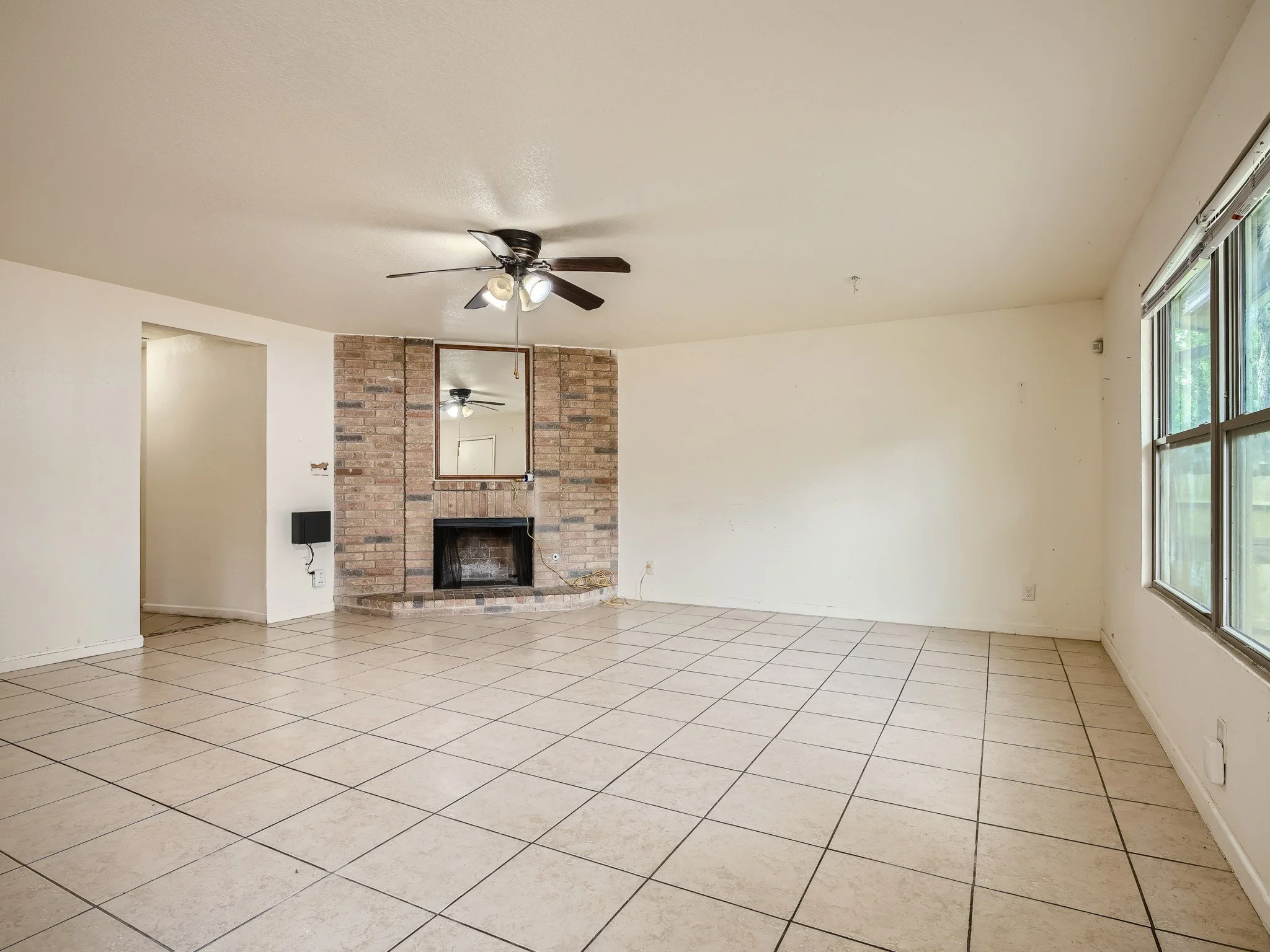 07 Living Room.jpg