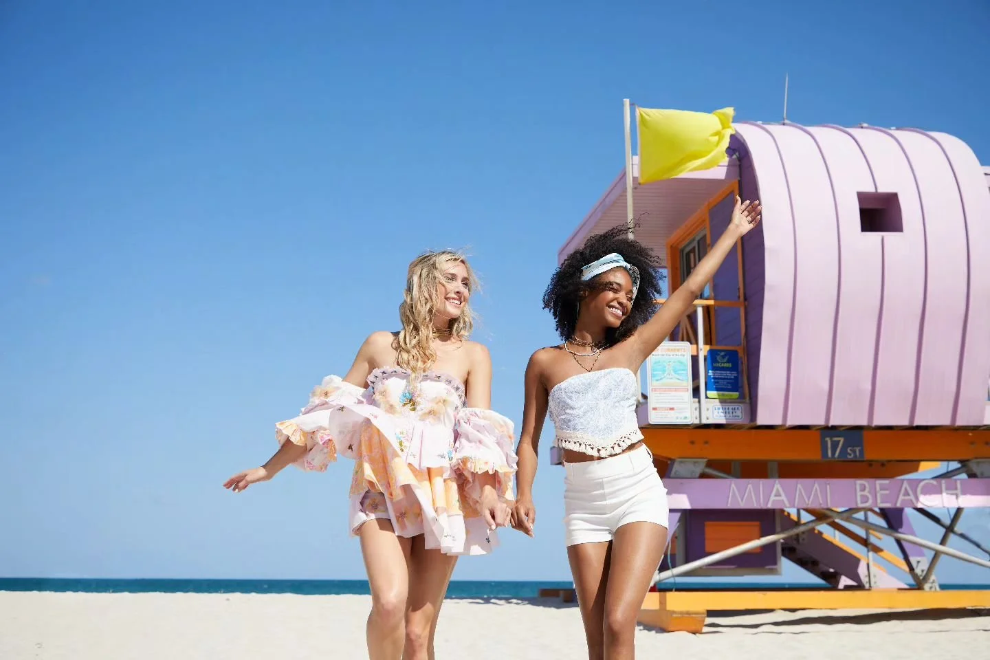 🌴✨&nbsp;Capturing the Essence of Miami Beach&nbsp;✨🌴

There&rsquo;s something magical about Miami Beach that makes it a paradise for lifestyle photography. From the vibrant Art Deco architecture to the sun-kissed shores and lively street scenes, ev