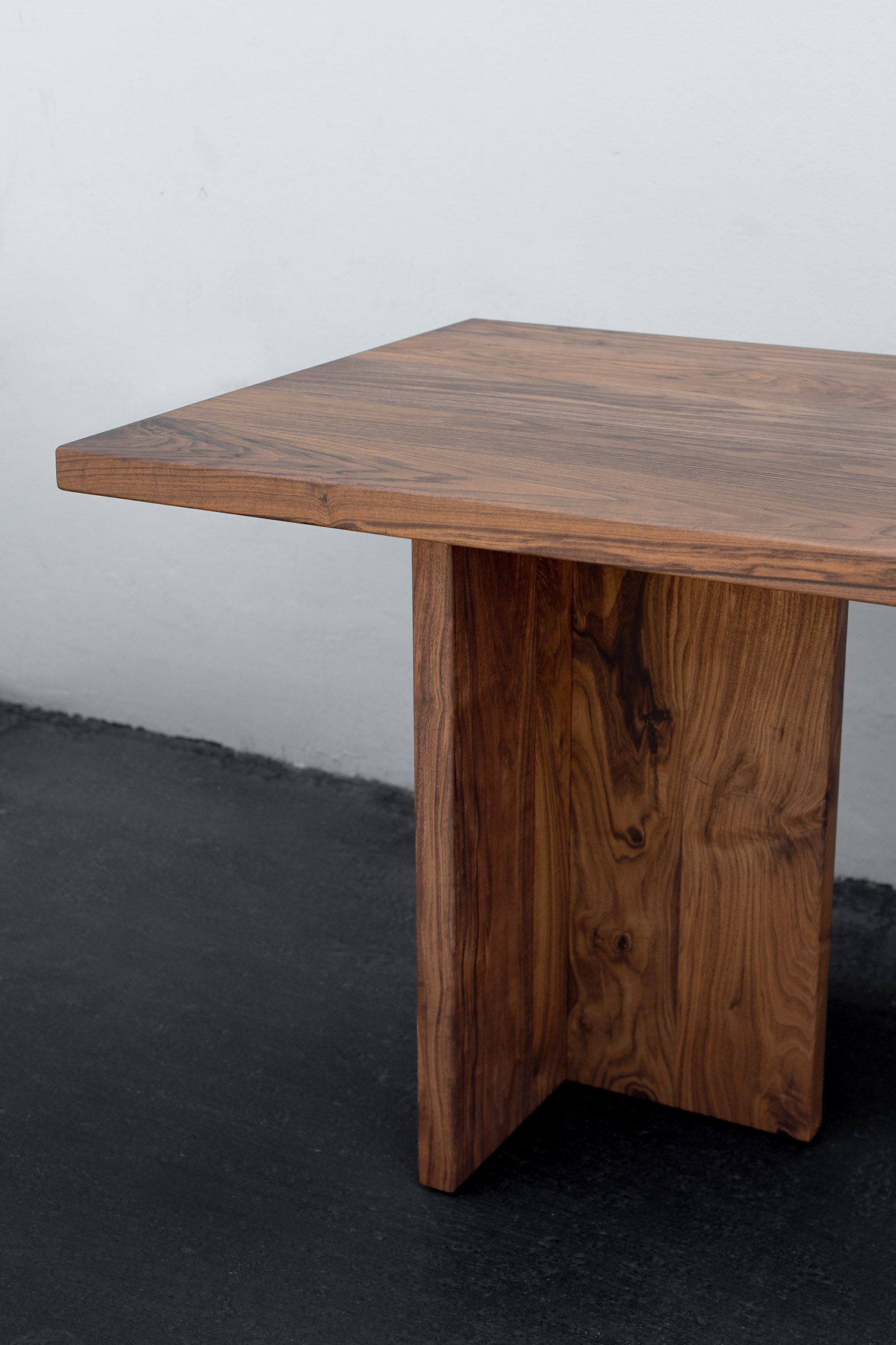 2022-Meridian Walnut Dining Table_Casa Dega Design-8.jpg