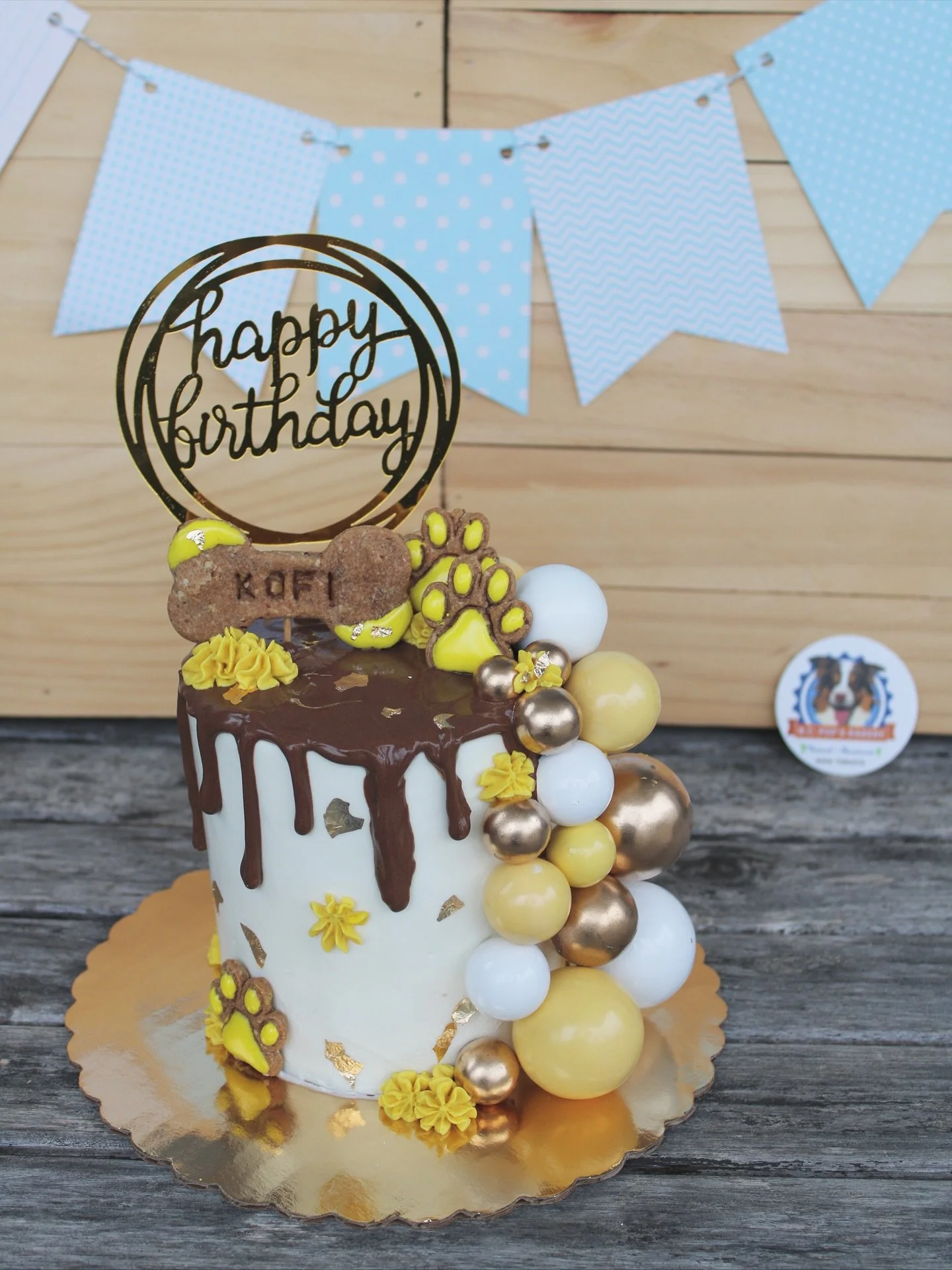 Another week of beautiful cakes, cupcakes and happy pups 🥹💛 swipe to see the beautiful details 🥹

Thank you so much for trusting us with your dog&rsquo;s special moments #ncpupsbakery #ncpupsbakeryfeauture