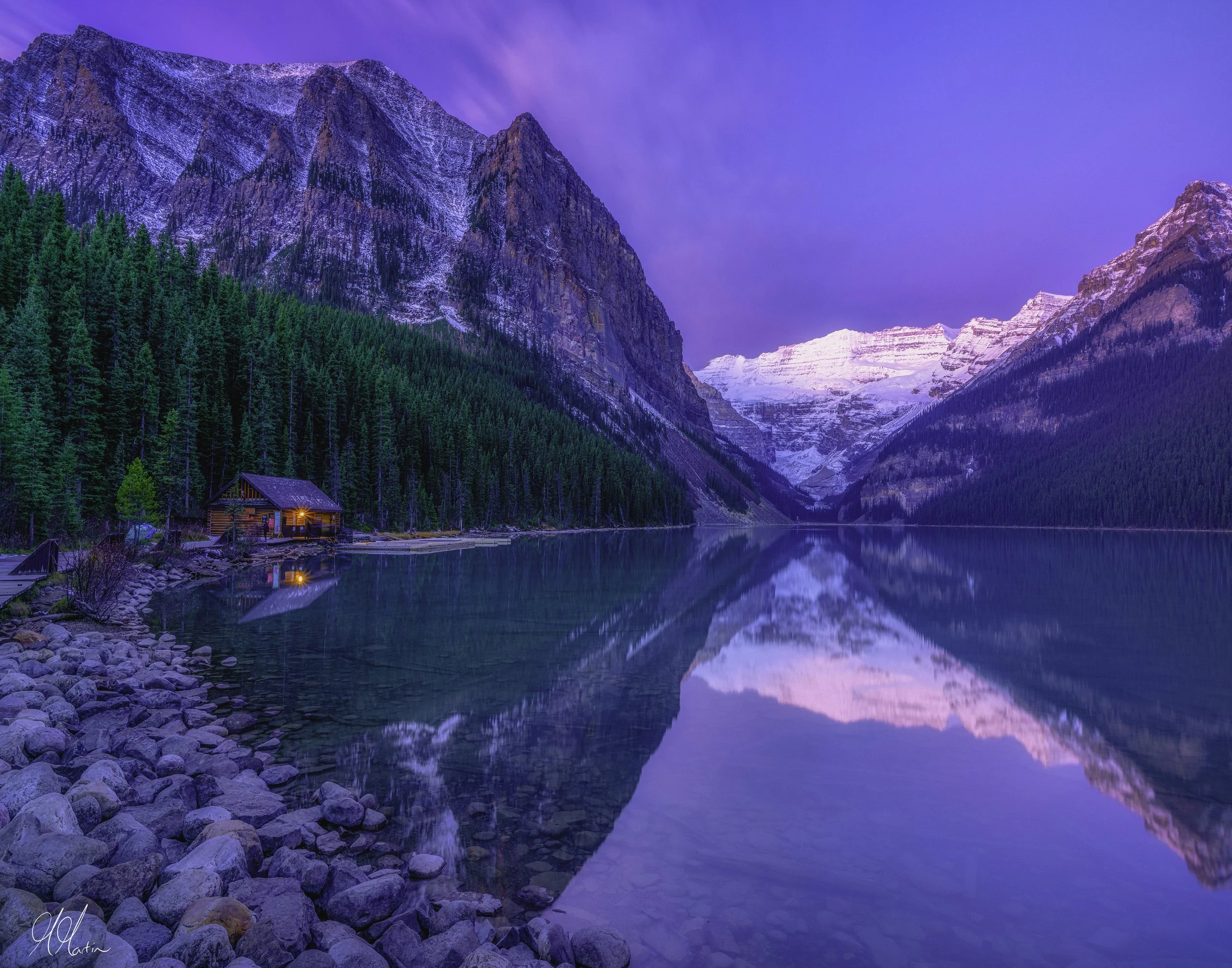 Sunrise_at_Lake_Louise_.jpg
