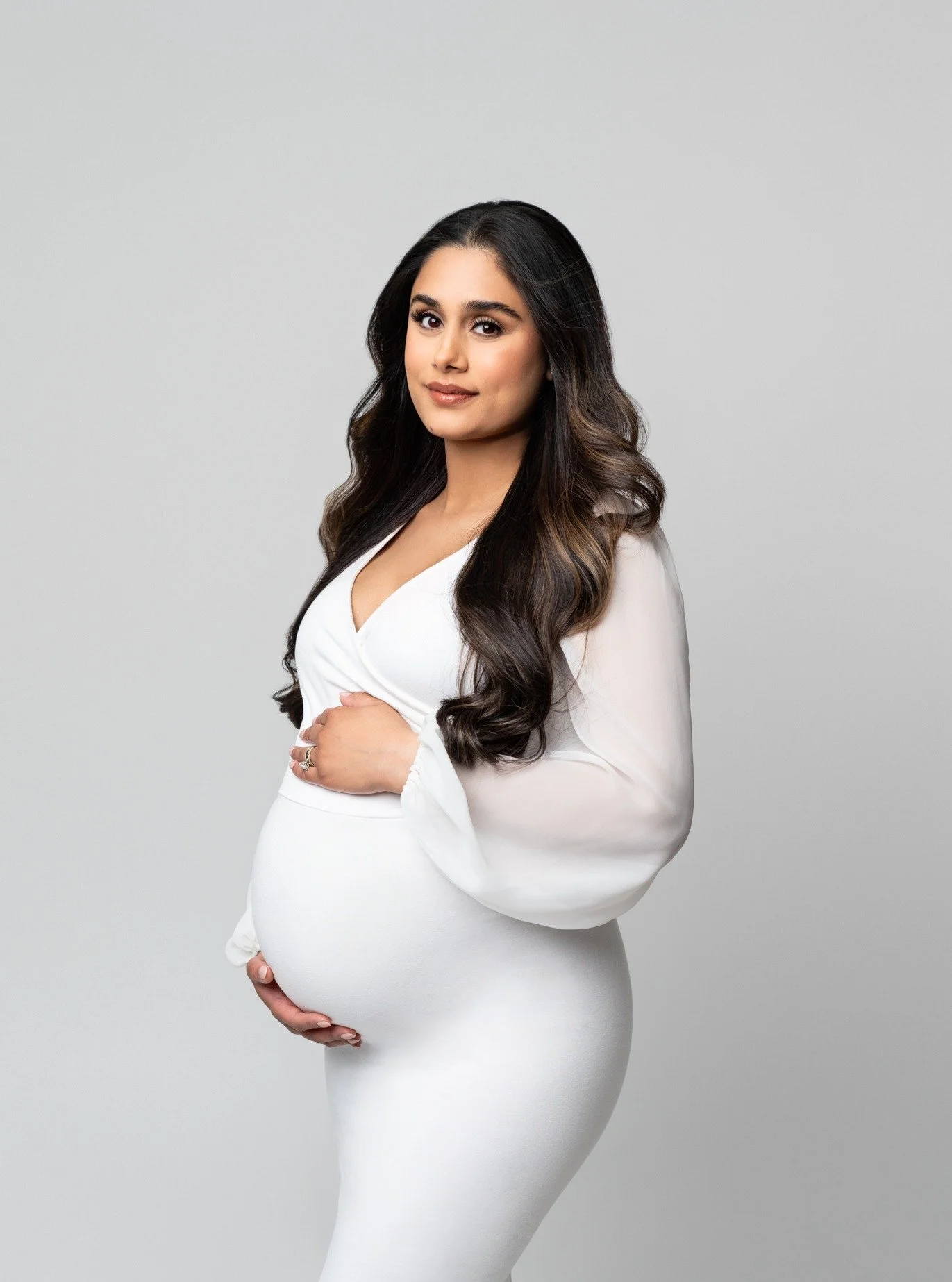 Glowing mama! @_tanugill 💕
.
.
 @aidamiriphotography
.
Maternity photos are done around 28-32 weeks of pregnancy. 
Inquiries: aidamiriphoto@gmail.com
.

.
#vancouvermaternityphotographer #maternityphotography #maternityphotos #pregnancyphotos #vanco