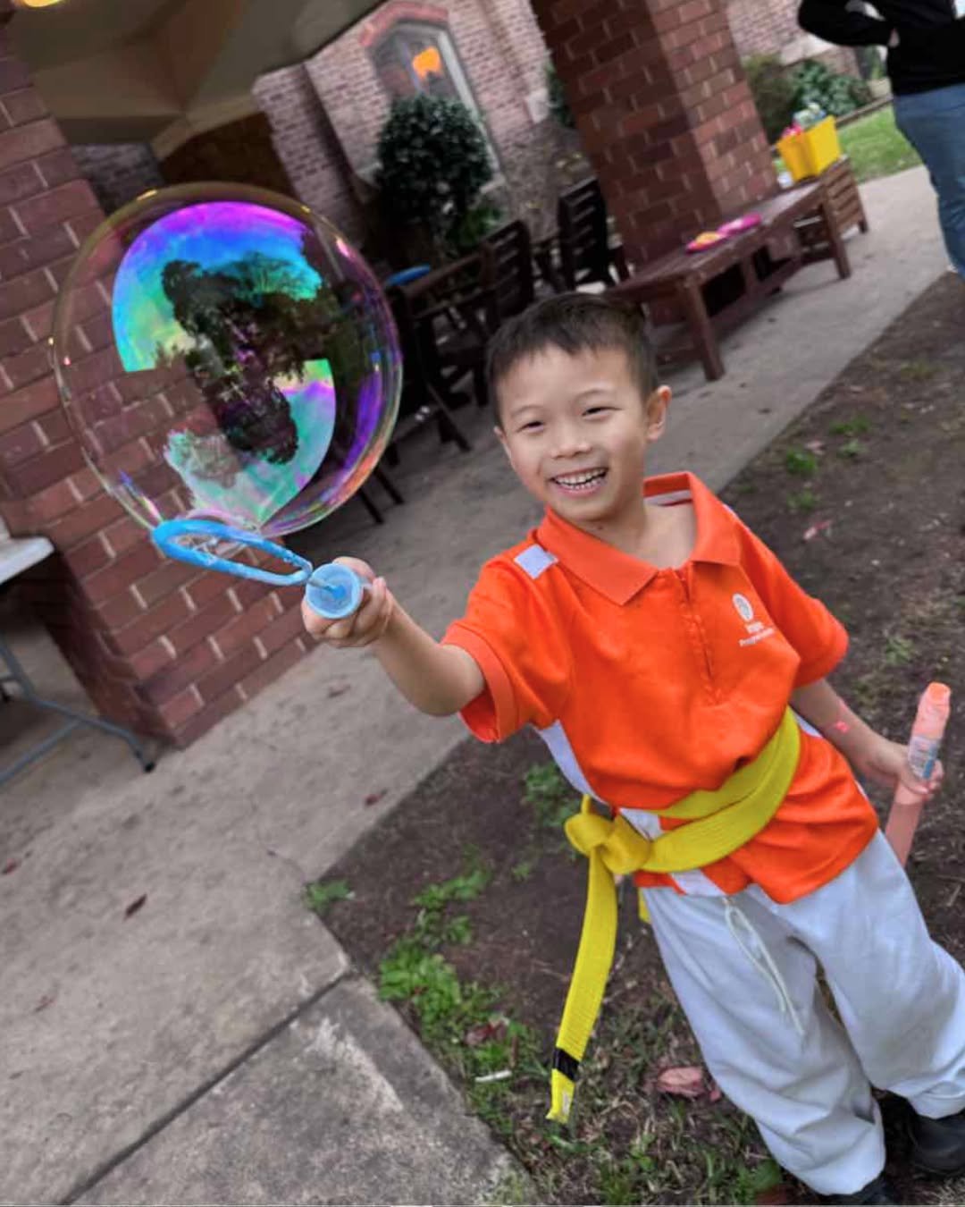 Blowing bubbles during afternoon tea in the sunshine! ☀️🫧

After a busy day at school, there&rsquo;s nothing better than some outdoor fun to unwind and play with friends in the fresh air!

#inspireprogram #outdoorplay #afterschool #afterschoolcare