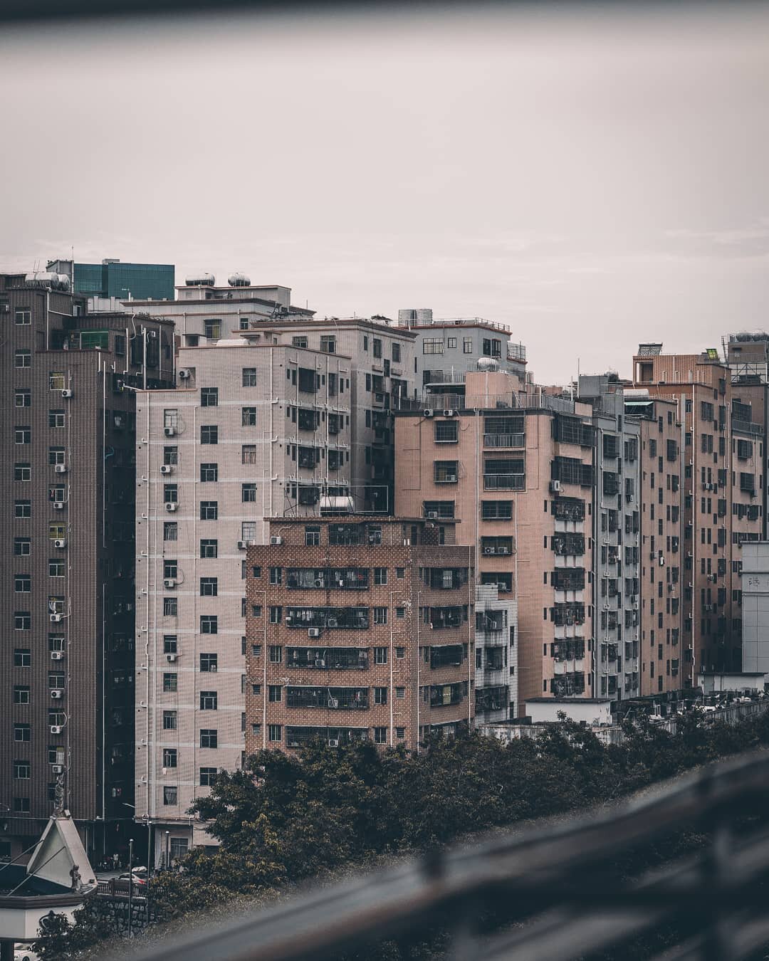 Packed. 參差十萬人家。
//
//
//
//
//
//
//
#theglobewanderer #main_vision #ig_worldclub #ig_sharepoint #master_pics #photooftheday #way2ill #instagood #moodygrams #dopeclickz
#artofvisuals #theimaged #thcreative #ig_today #ig_mood #visualsoflife #createexp