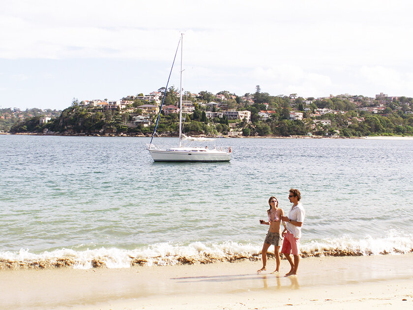 Champagne-Sailing-romantic-walk.jpeg