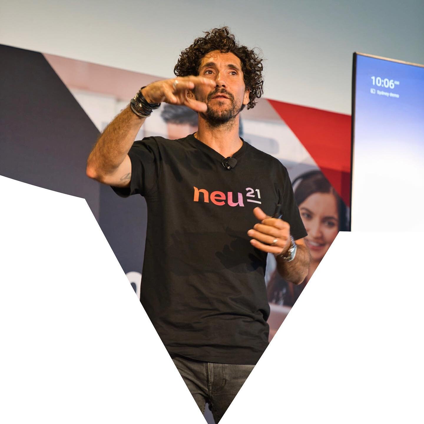 Tell stories that matter. Recent work for hybrid workplace technology events across Australia and New Zealand 

@gusbalbontin is an investor, founder and mentor across the start-up ecosystem in Melbourne. He loves sharing a story, he loves even more 