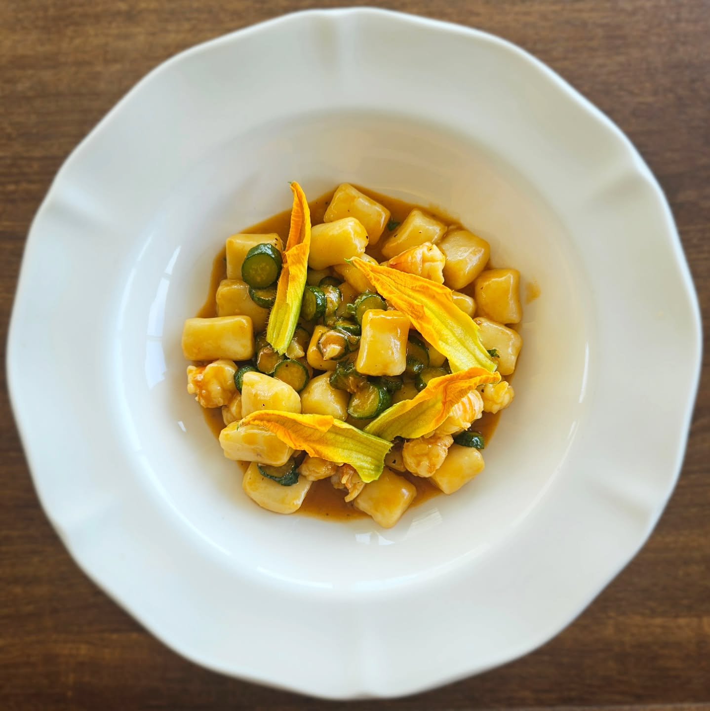 gnocchi, fiori di zucchine, mooloolaba king prawn.
Dinner from 6pm.