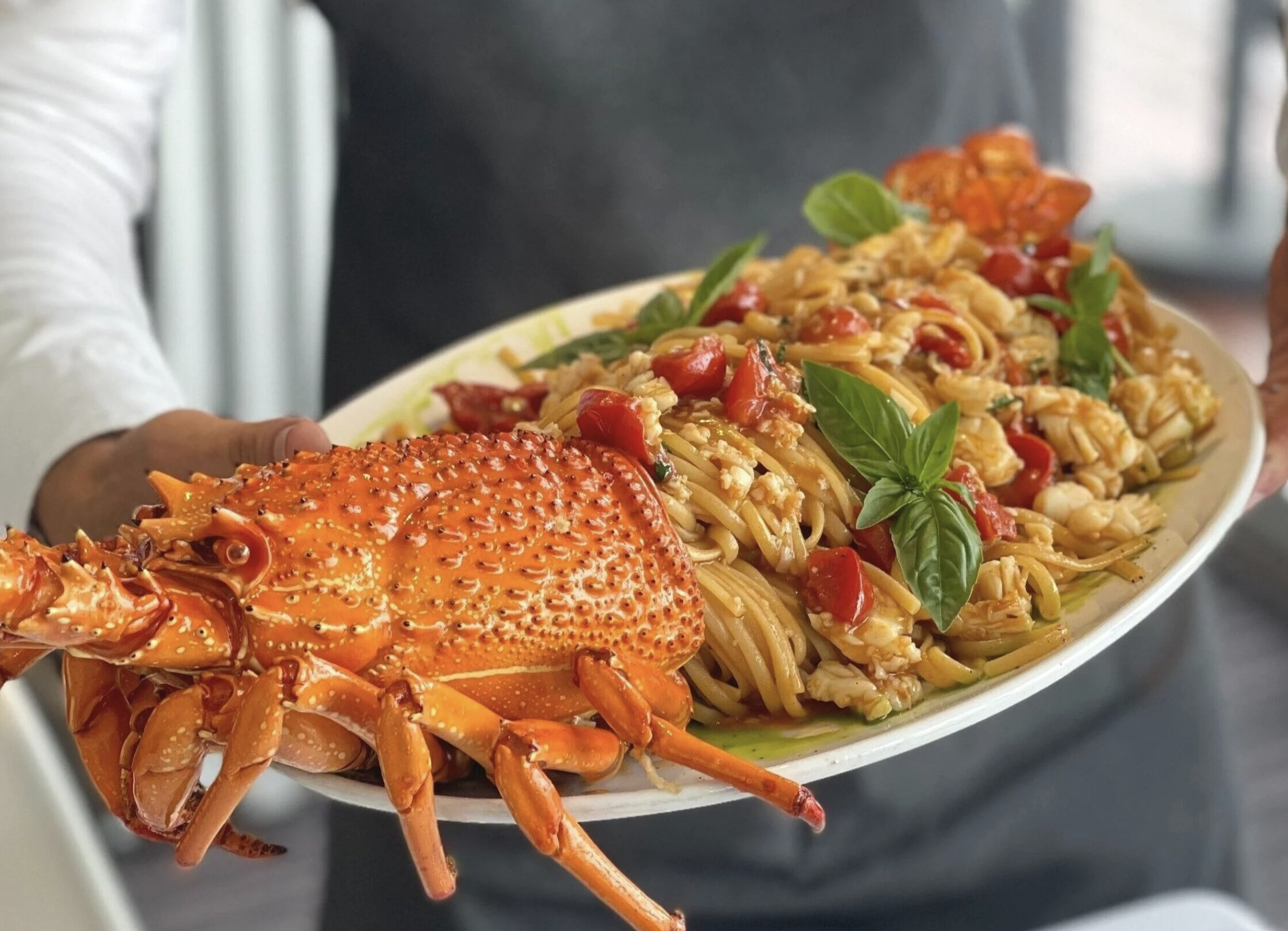 What Makes a Dining Experience Truly Memorable: Elements Beyond the Menu