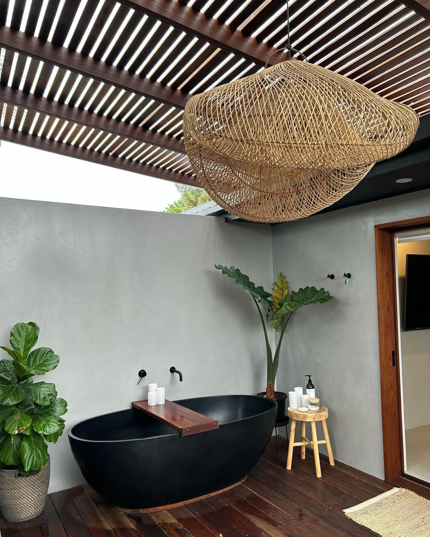 concrete-walls-bathroom.jpg