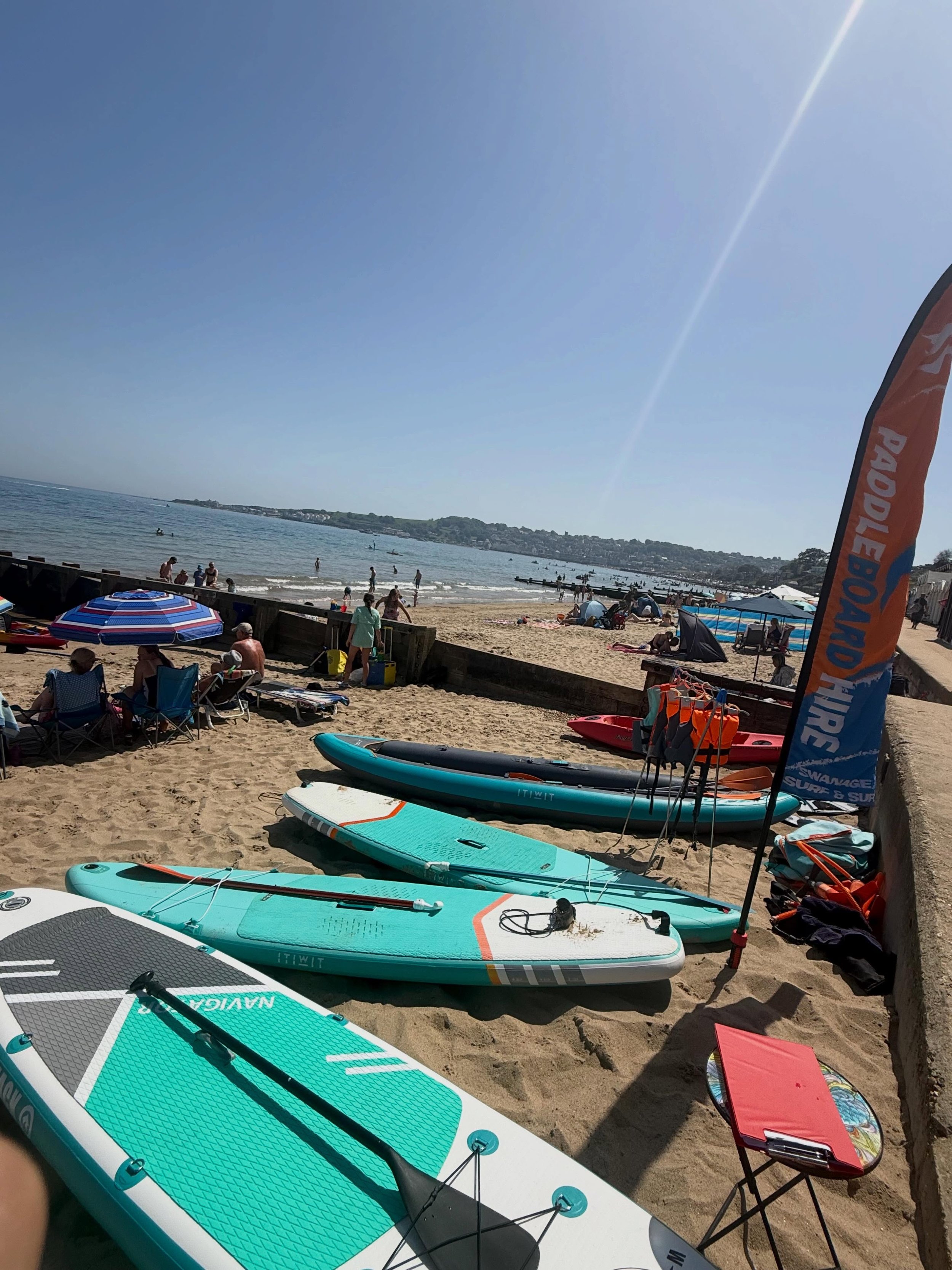 ☀️ Another beautiful morning on Swanage North Beach.

Calm water, light winds and some of the best paddleboarding conditions we&rsquo;ve seen this week.

Whether you&rsquo;re trying paddleboarding for the first time or looking to spend a few hours on