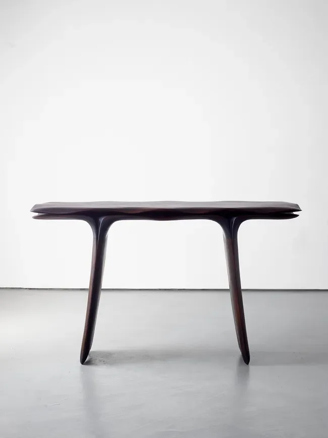 sarahmyerscoughgallery-christopher-kurtz-wavelet-console-2024.webp