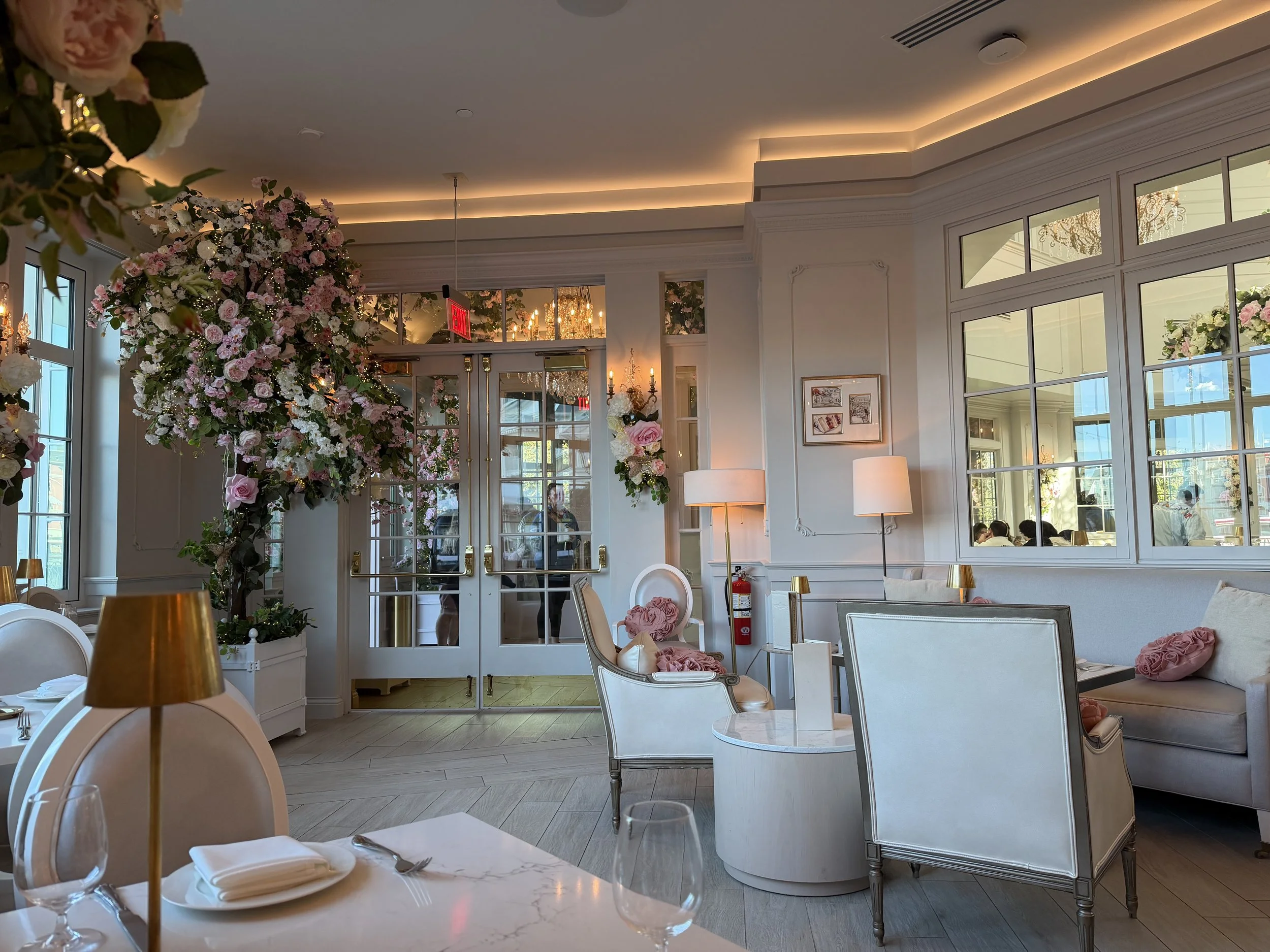 Interior seating at Cake Bake at Disney's Boardwalk