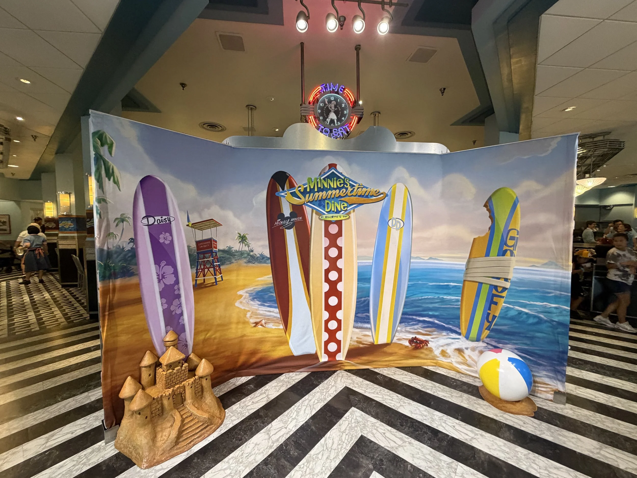 Hollywood and Vine summer dine backdrop