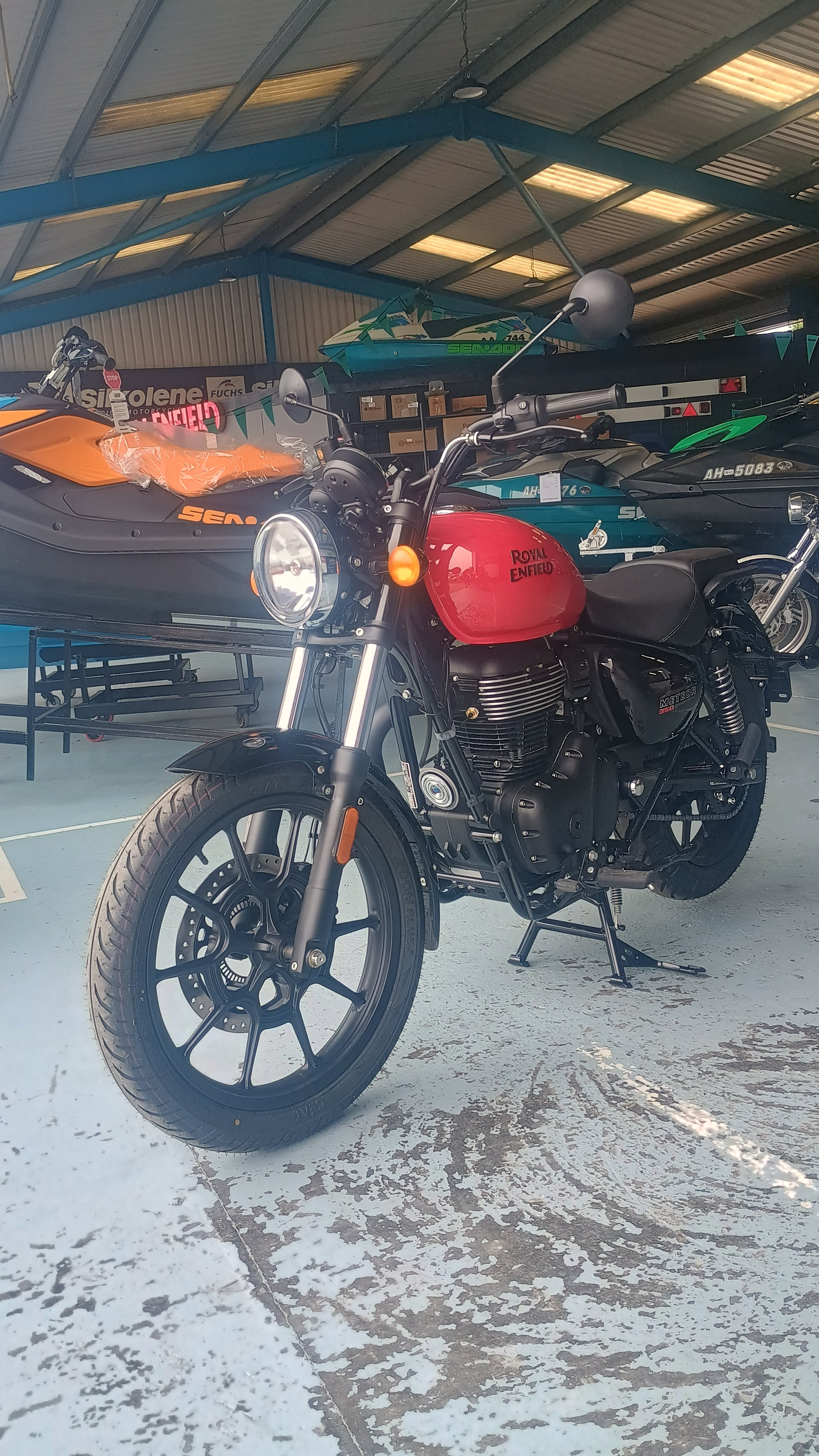 25 meteor 350 2.jpg