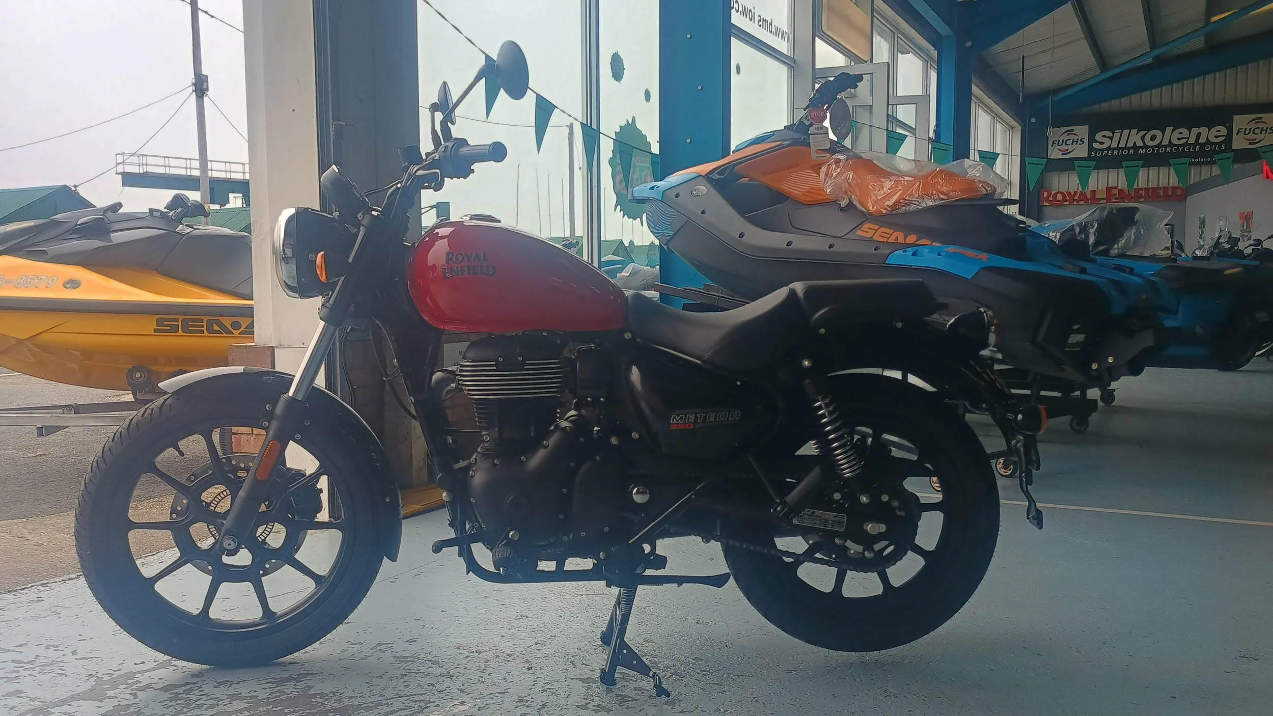 25 meteor 350 3.jpg