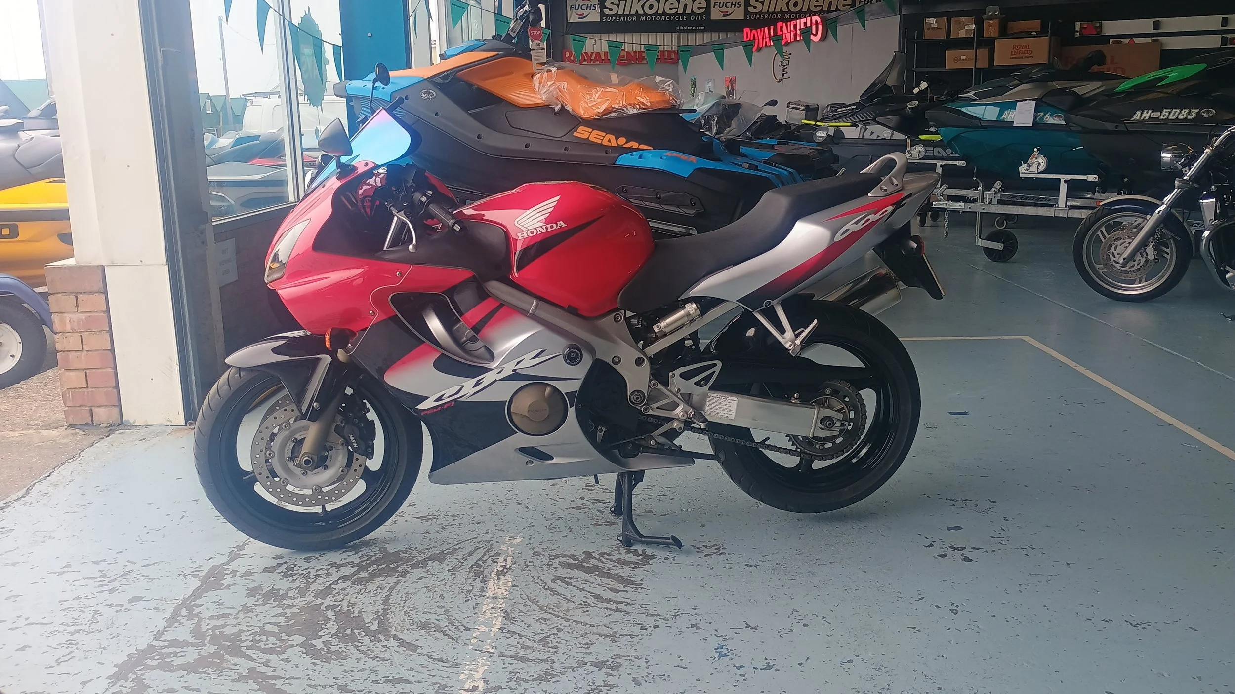 cbr 600 2.jpg