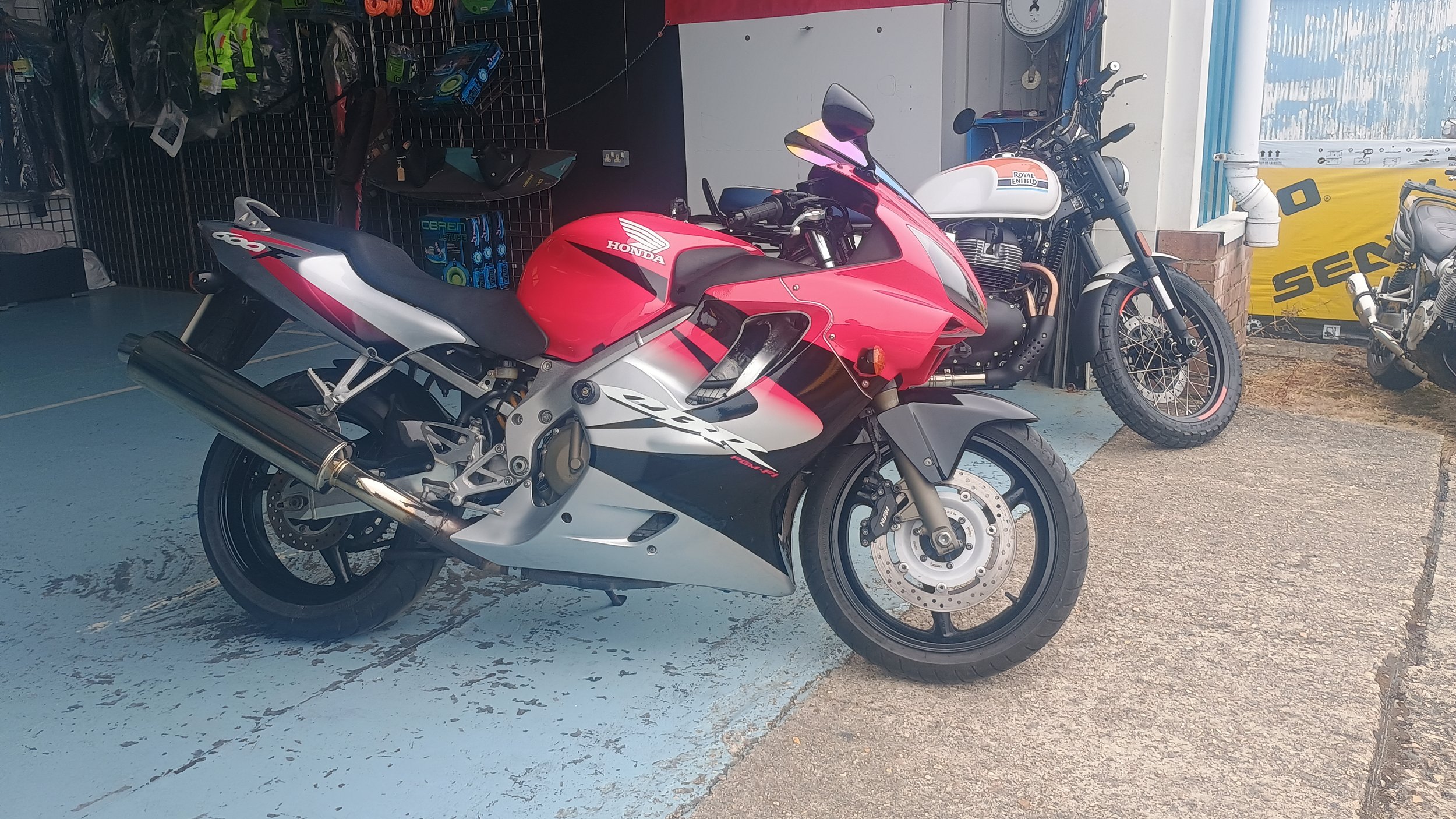 cbr 600.jpg