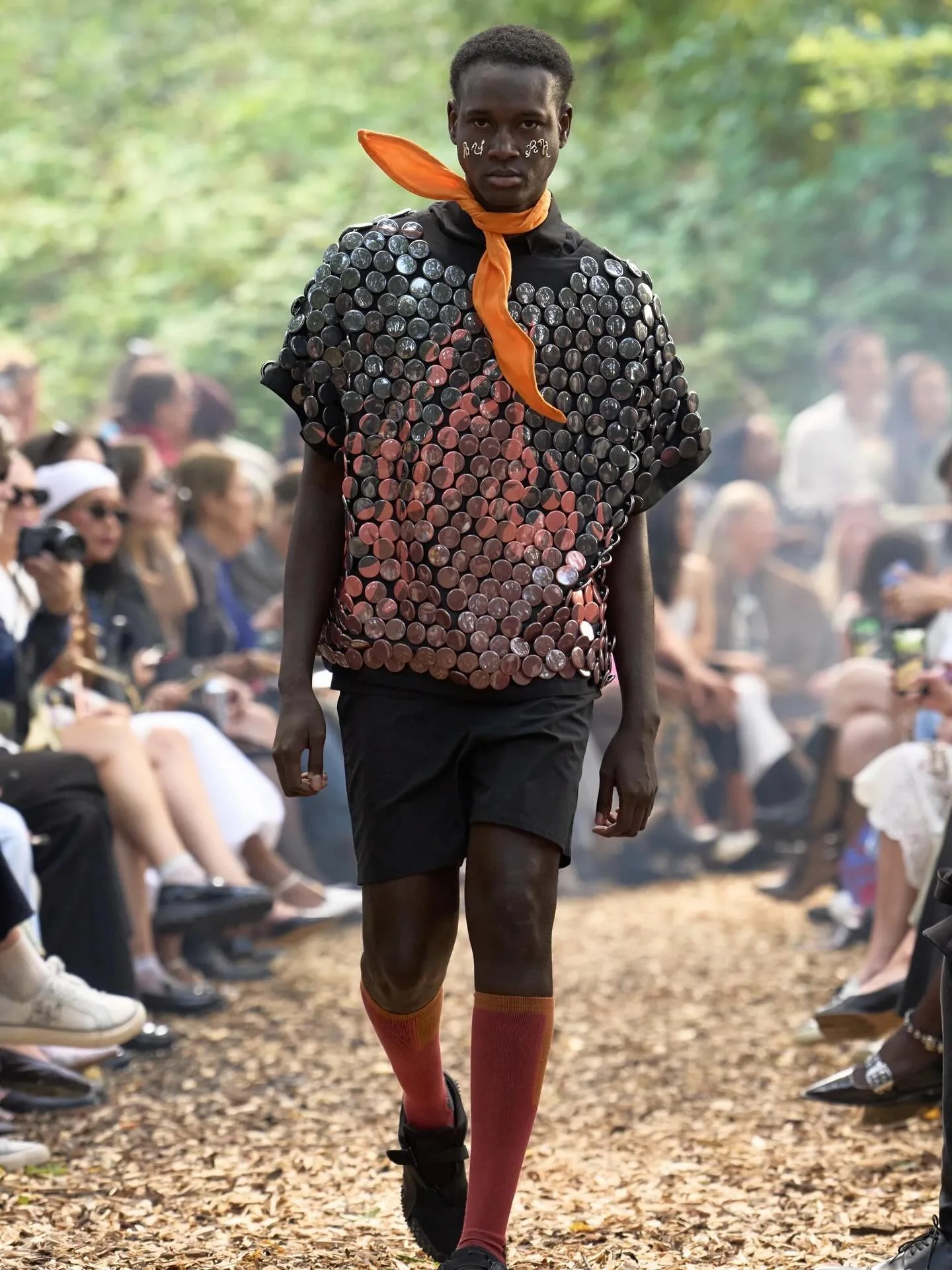 runway photos by @umbertofratini 
more of the looks i worked on for @rolf_ekroth s/s26 🔥
wired scarfes to withstand any weather 🫰🏻
Biggest thanks to everyone who was a part of this:
Creative Director: @rolf_ekroth 
Styling & Casting: @emmasa